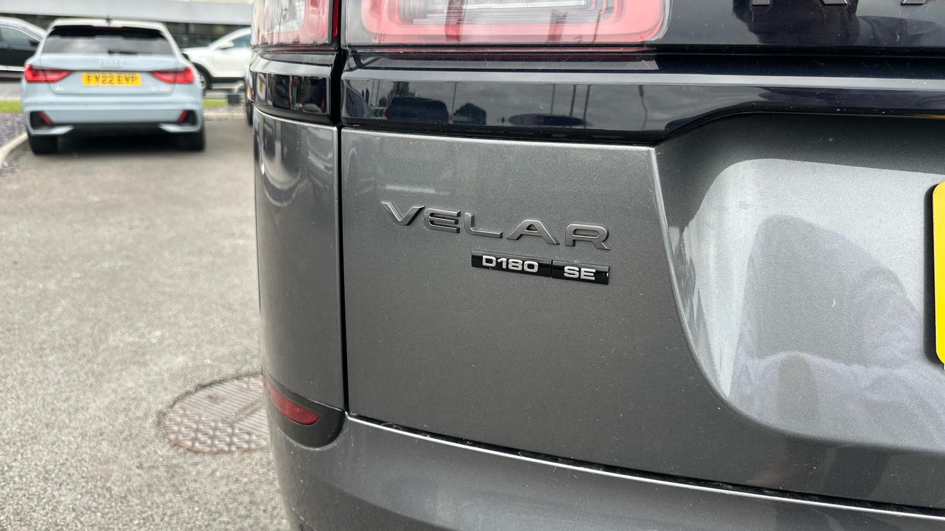 Land Rover Range Rover Velar Image 24