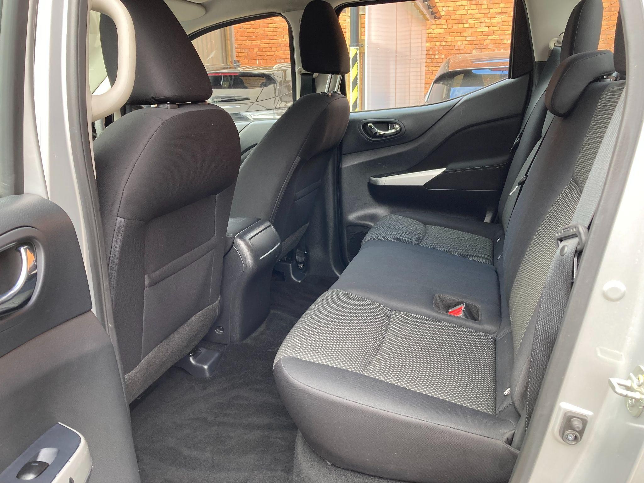 Nissan Navara Image 10