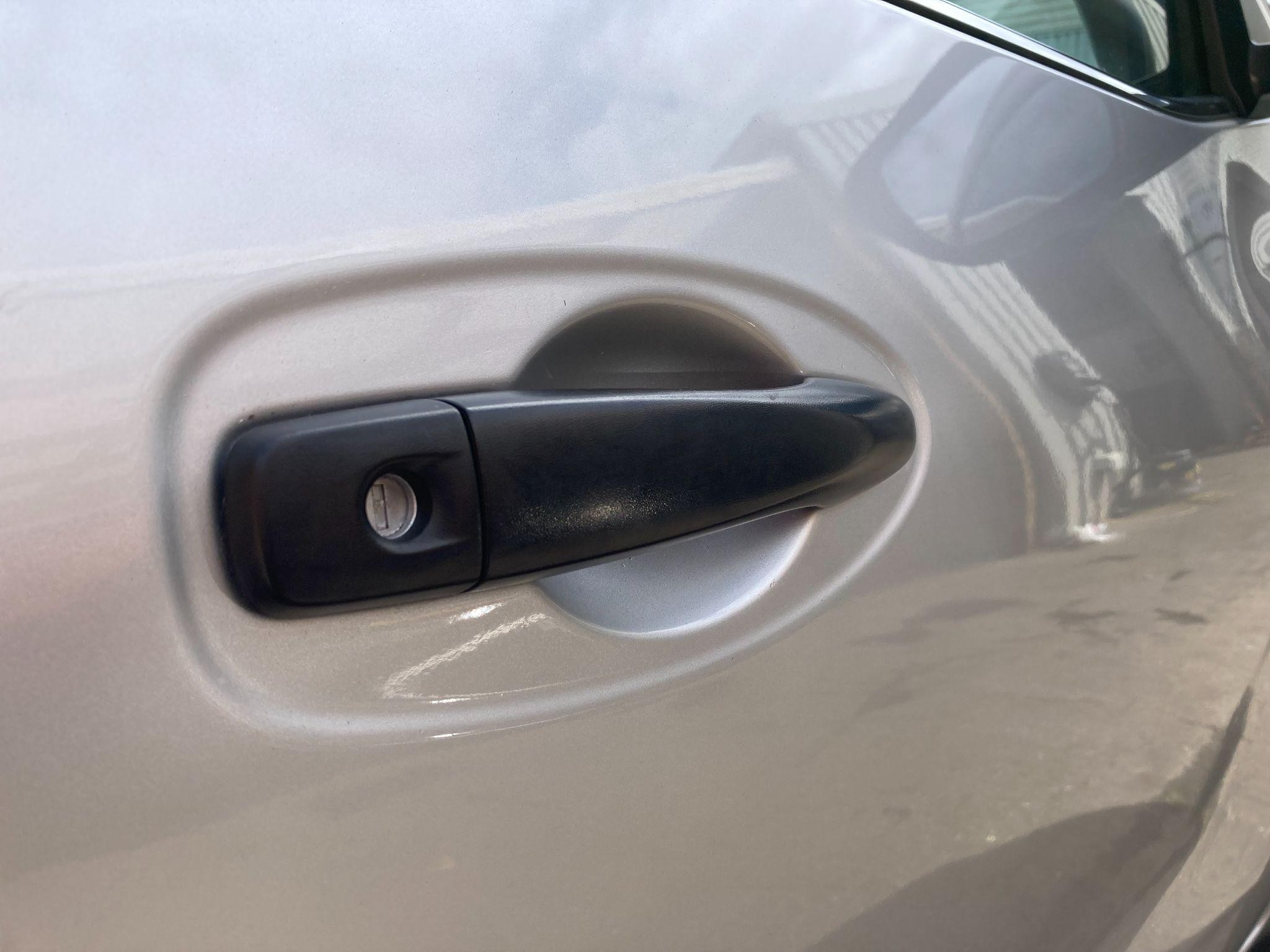 Nissan Navara Image 24