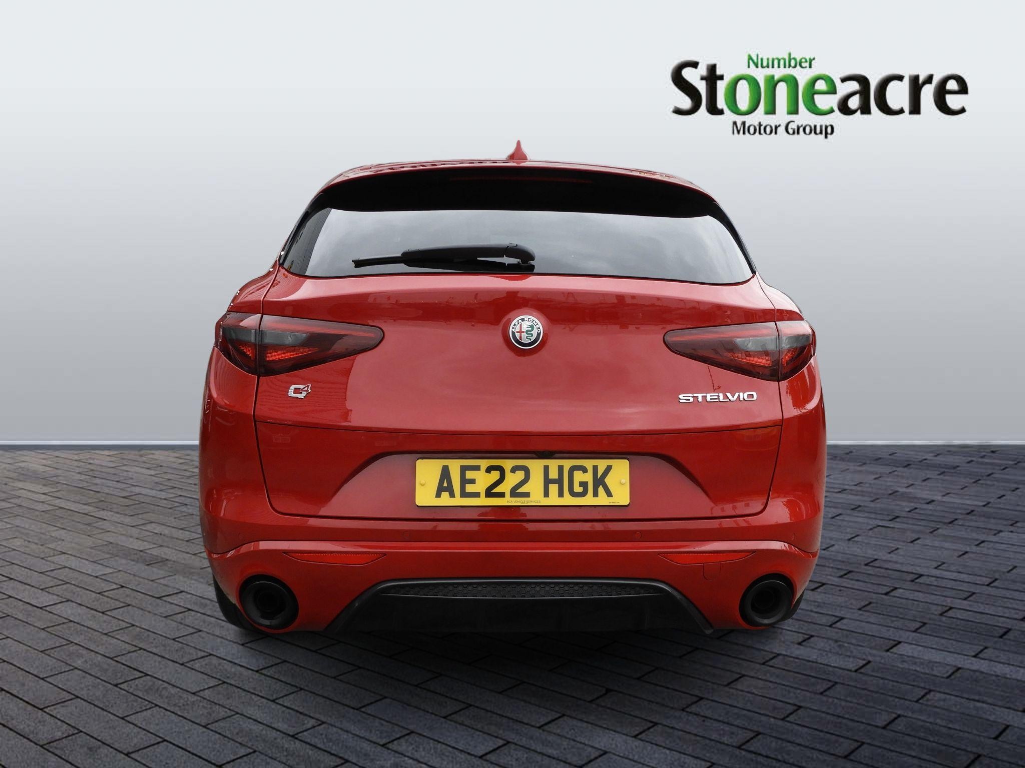 Alfa Romeo Stelvio Image 4