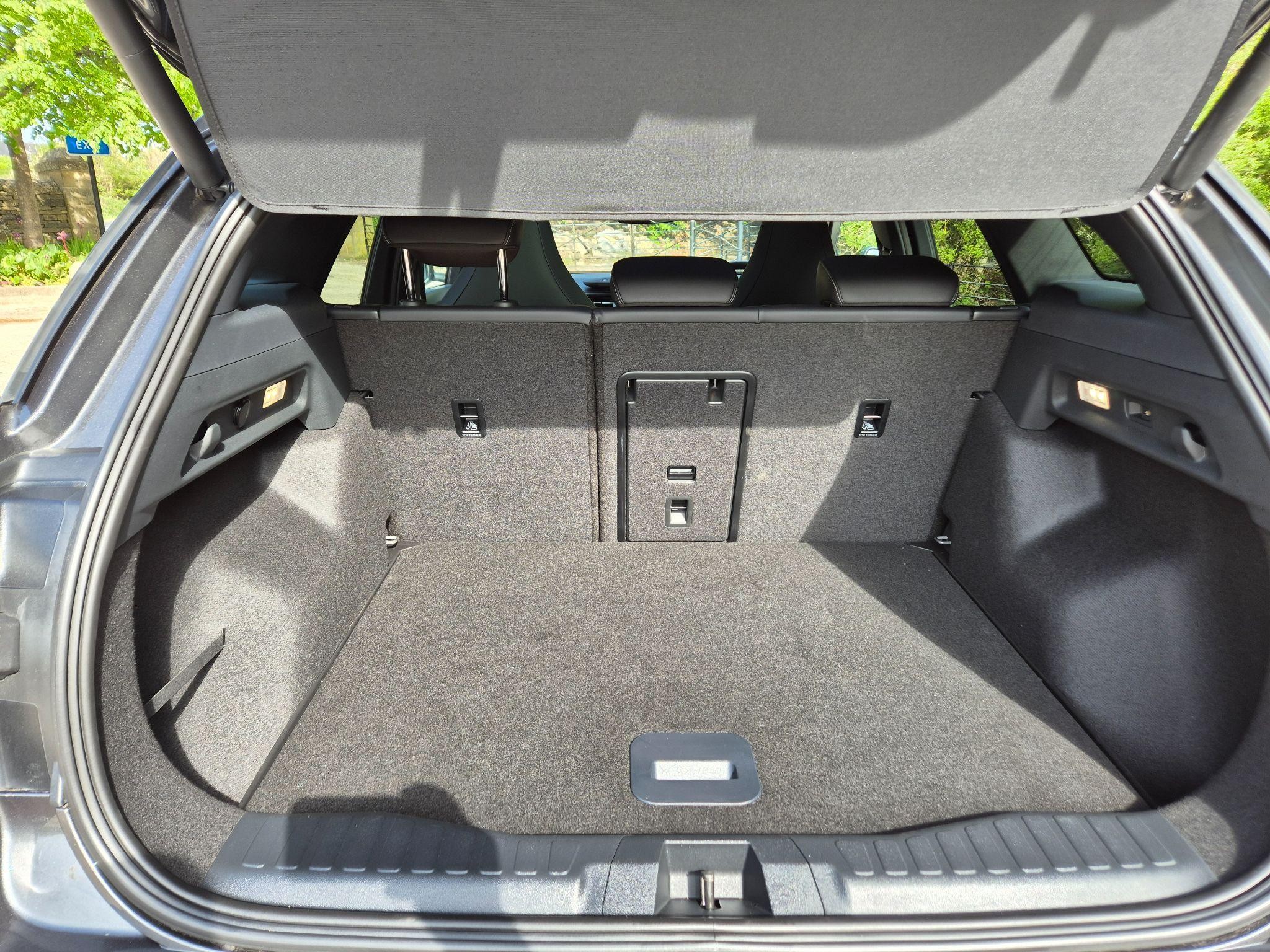 Ford Explorer Image 13