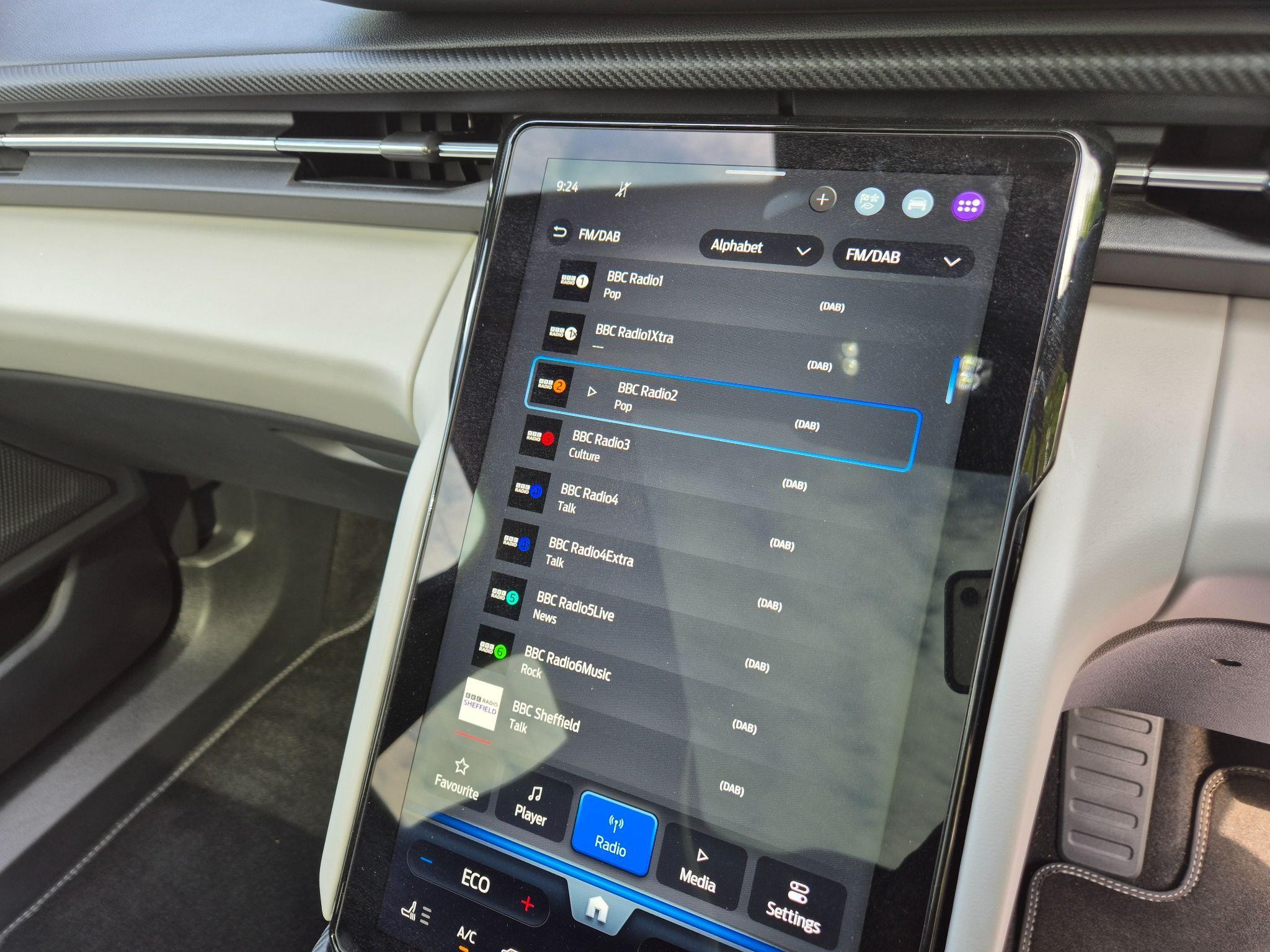 Ford Explorer Image 15