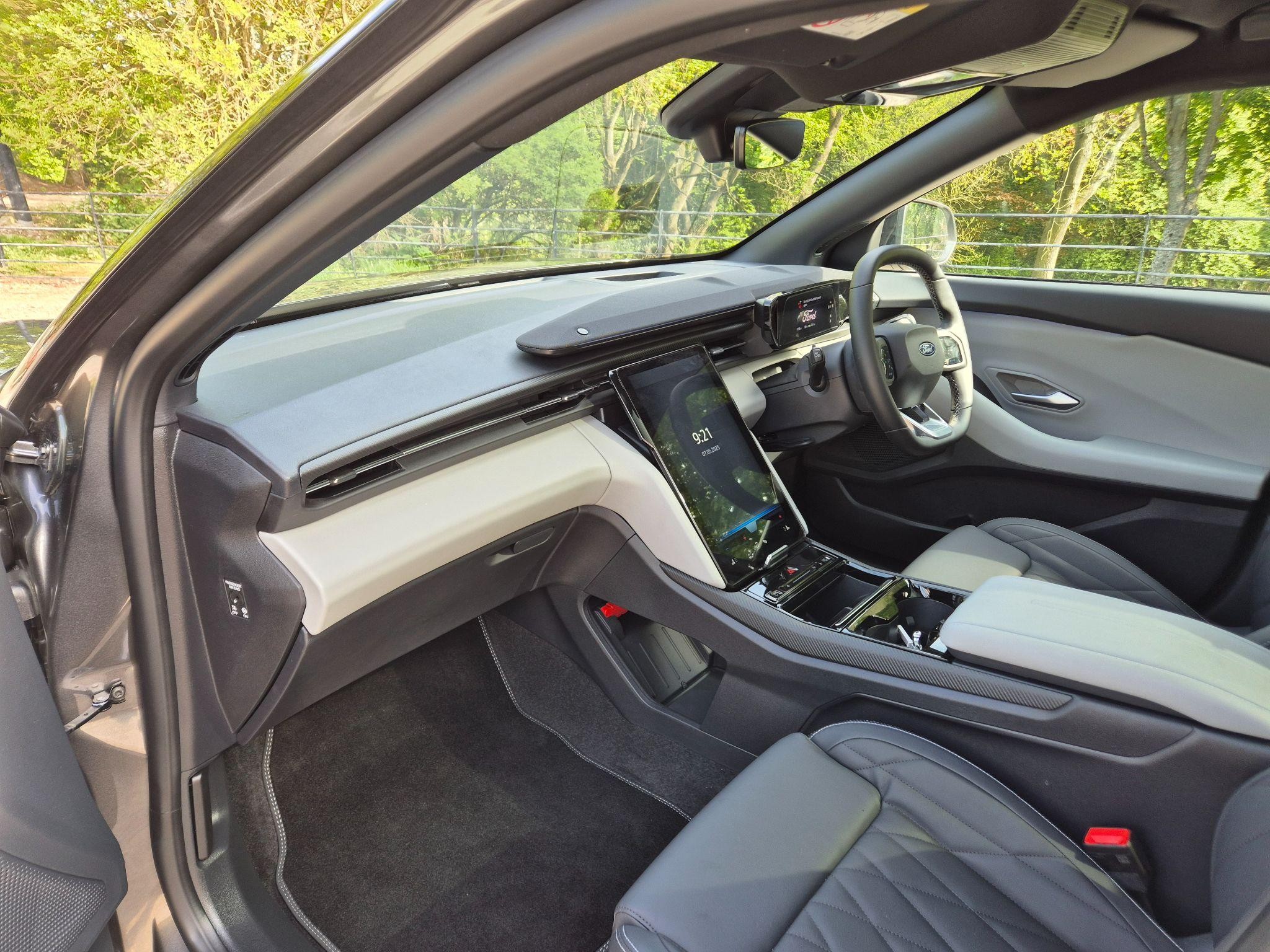 Ford Explorer Image 20
