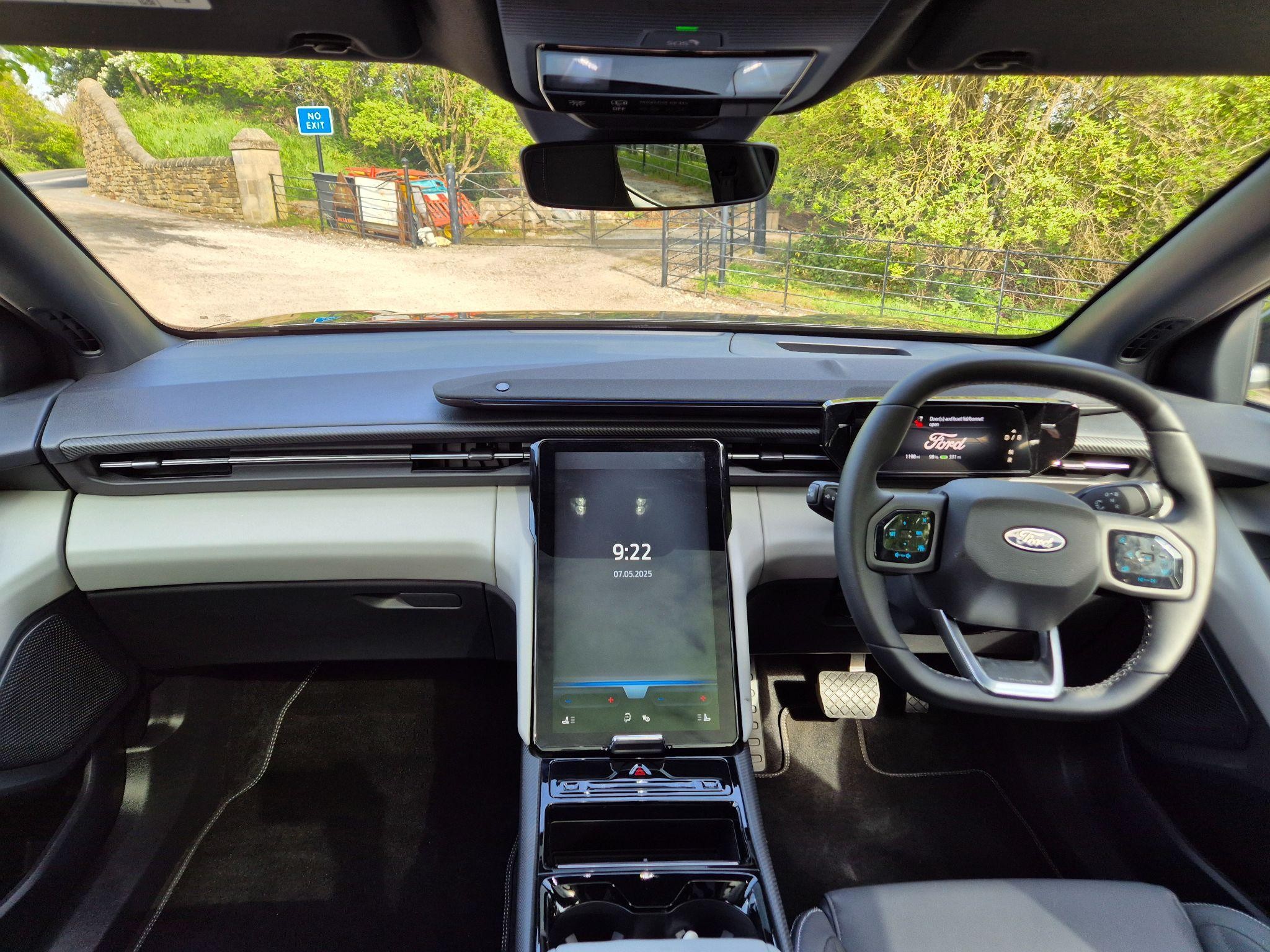 Ford Explorer Image 22