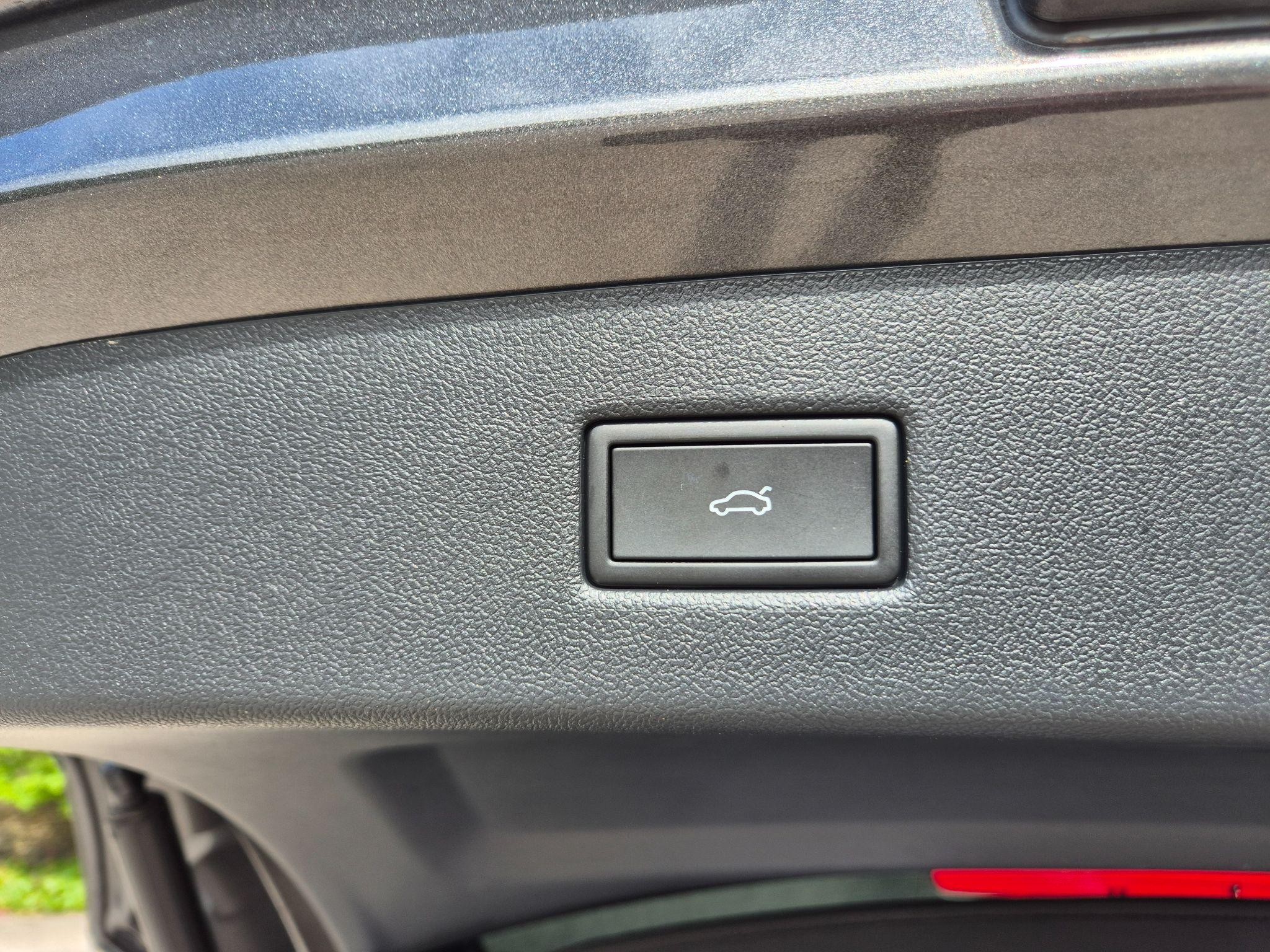Ford Explorer Image 27