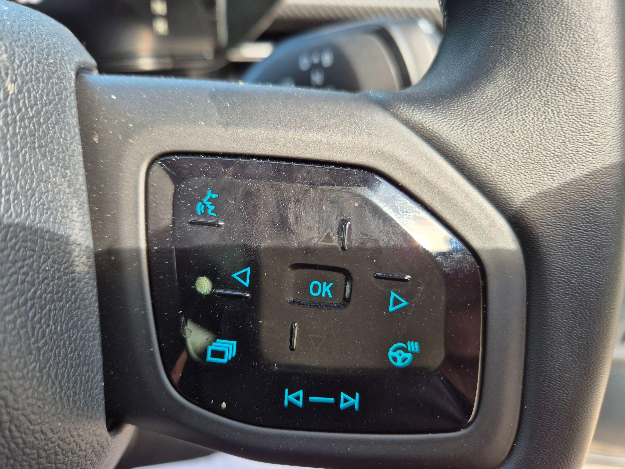 Ford Explorer Image 31