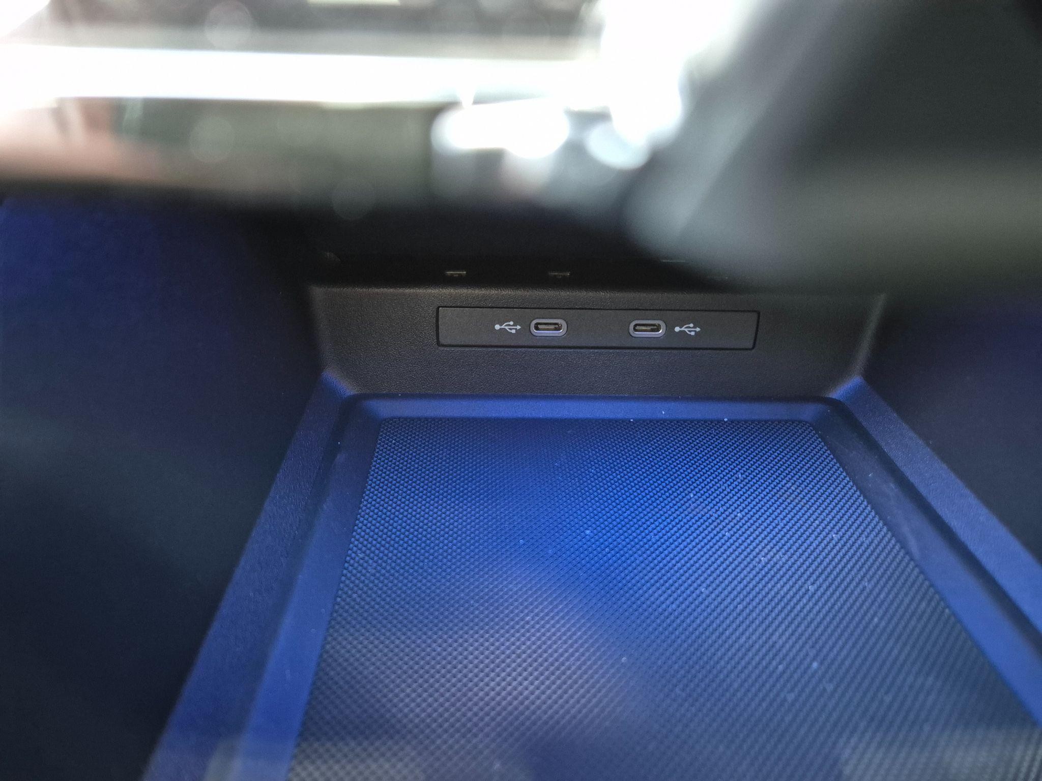 Ford Explorer Image 35