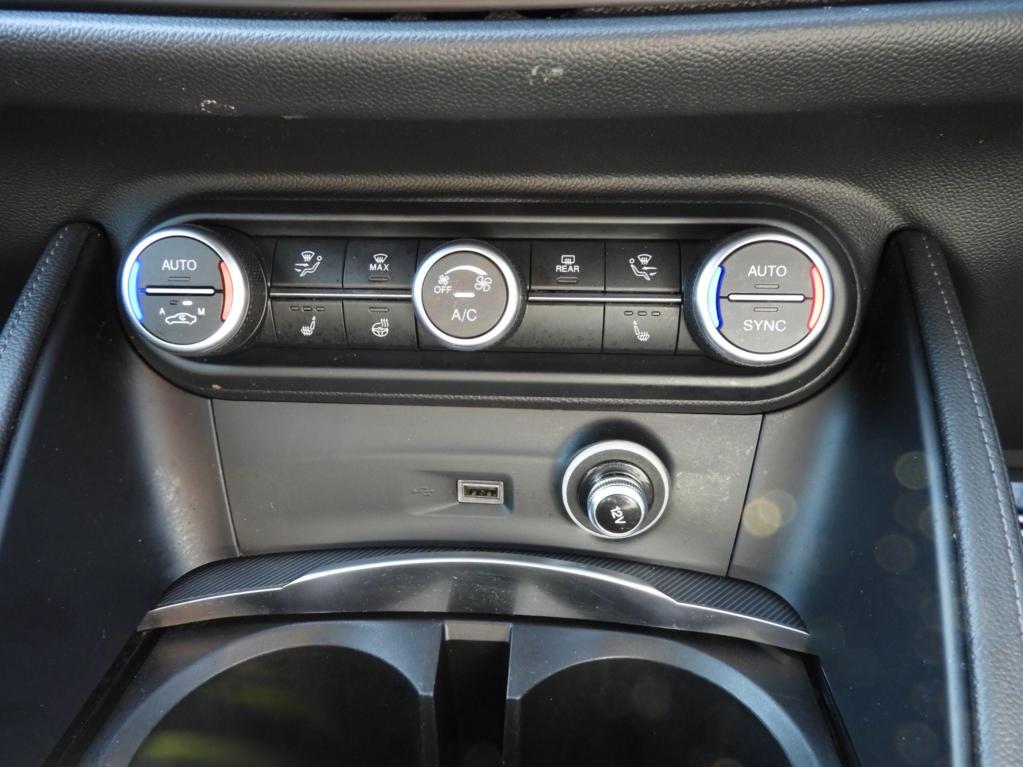 Alfa Romeo Stelvio Image 24