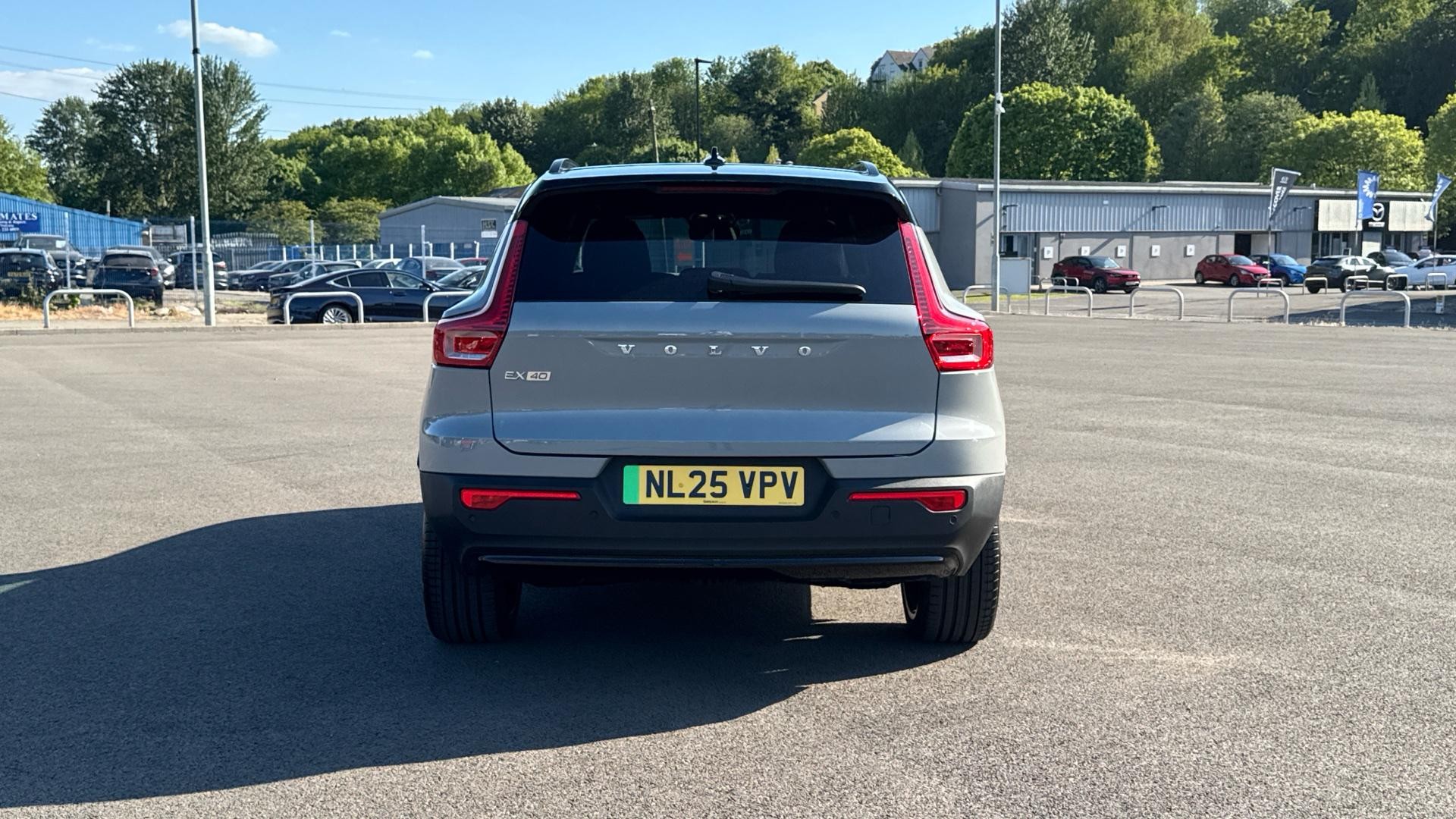 Volvo EX40 Image 13