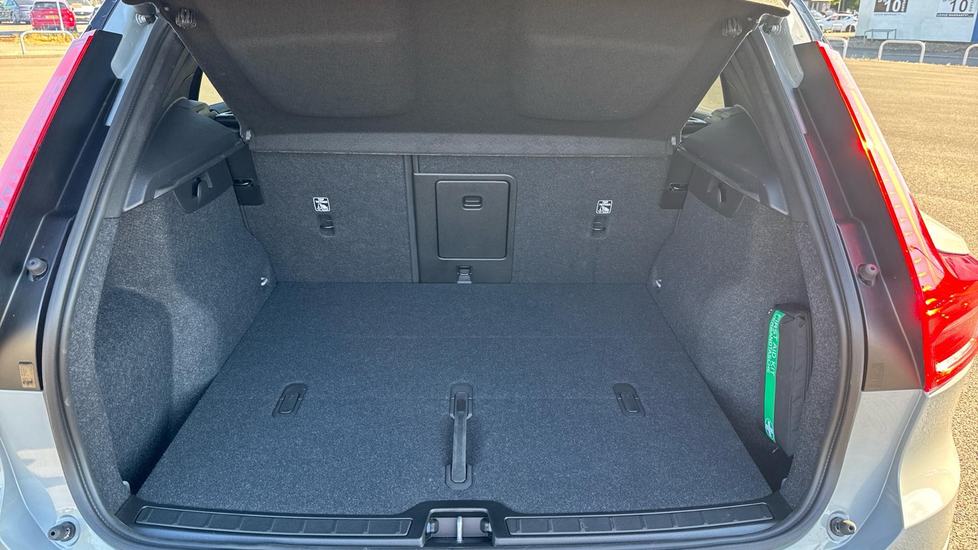 Volvo EX40 Image 17