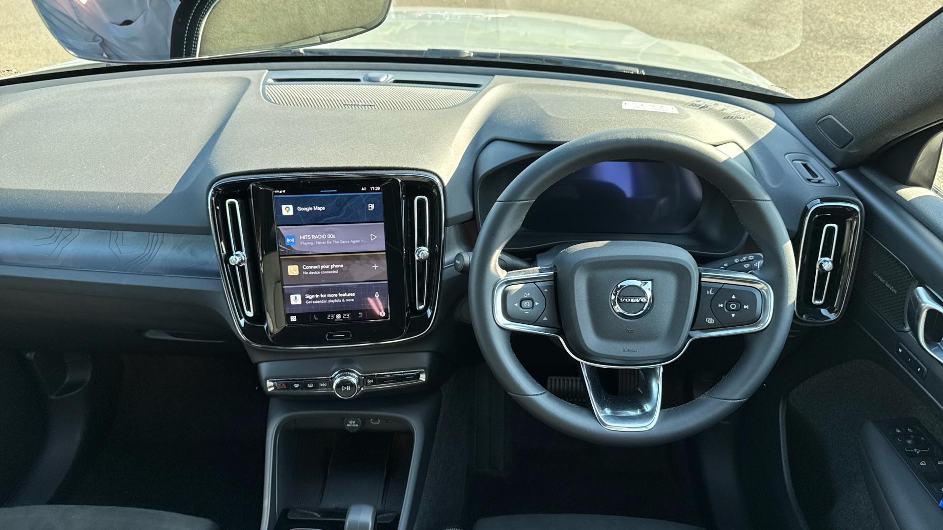 Volvo EX40 Image 20