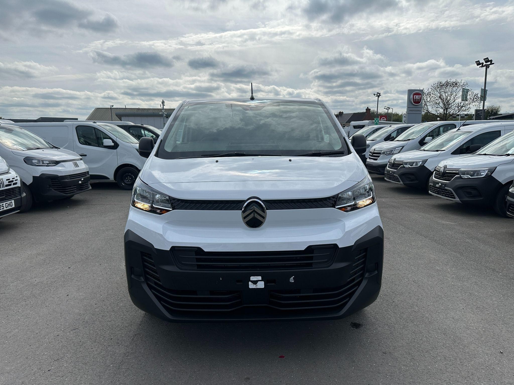 Citroen Dispatch Image 2
