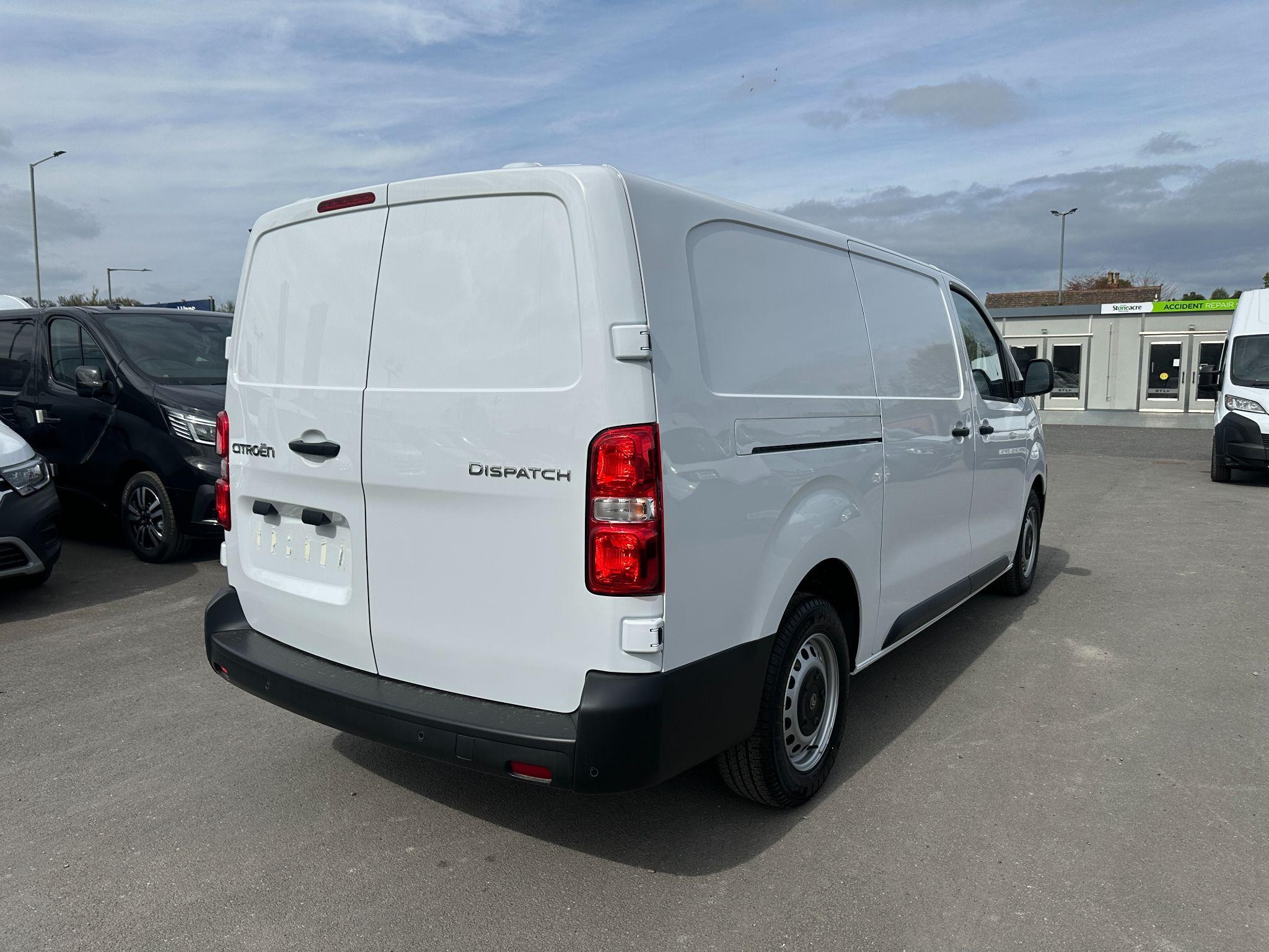 Citroen Dispatch Image 8