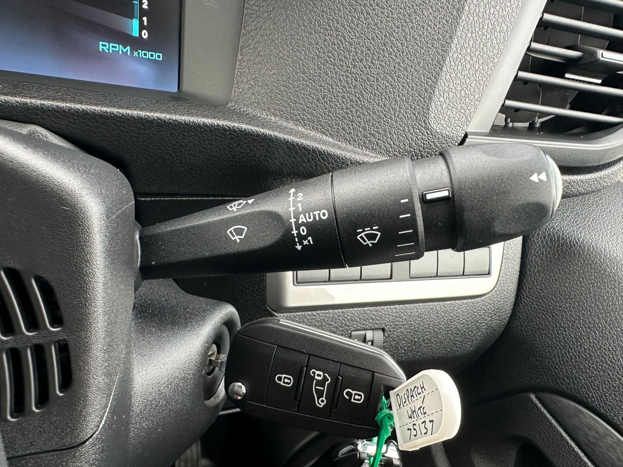 Citroen Dispatch Image 22