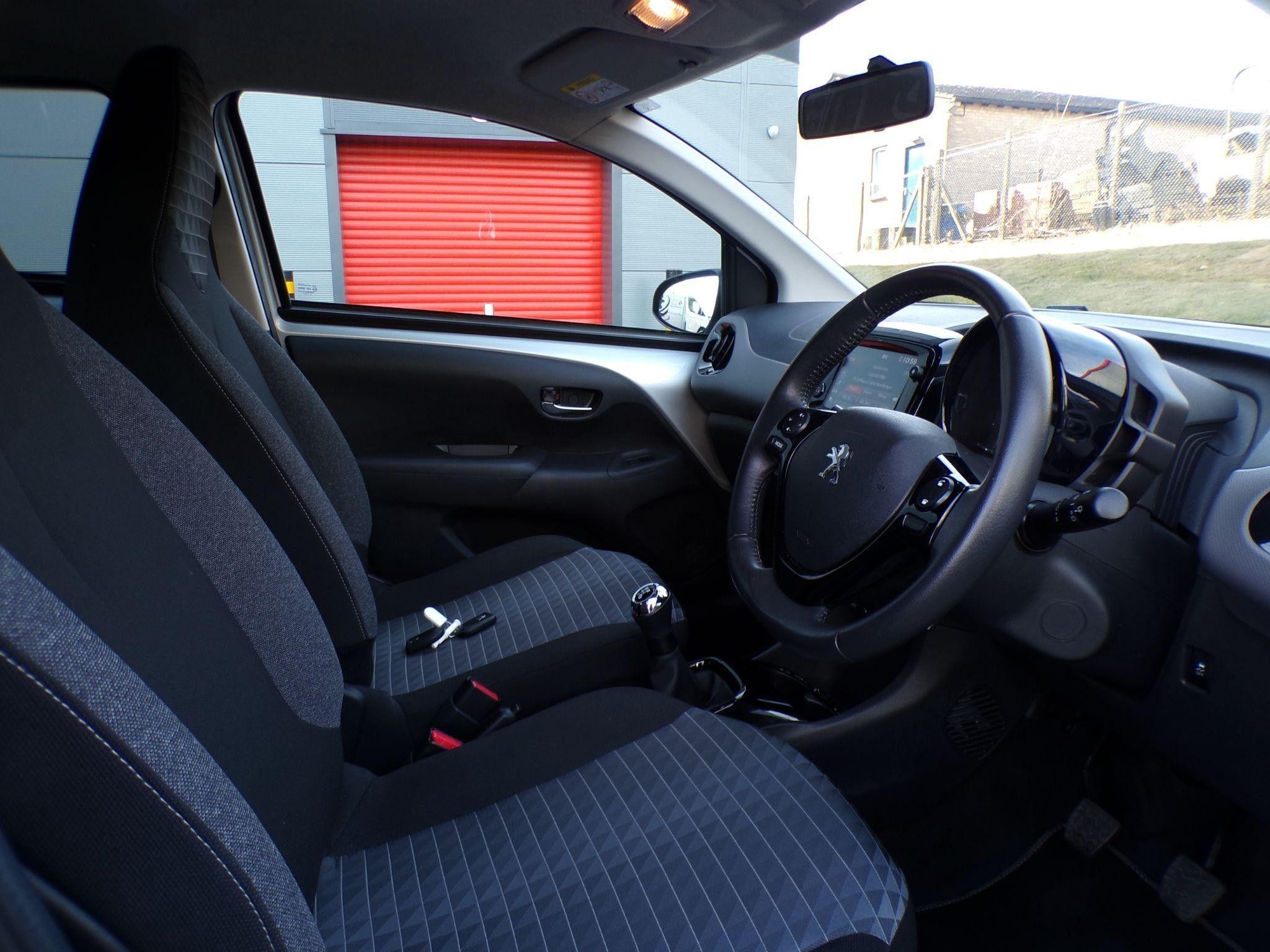 Peugeot 108 Image 11