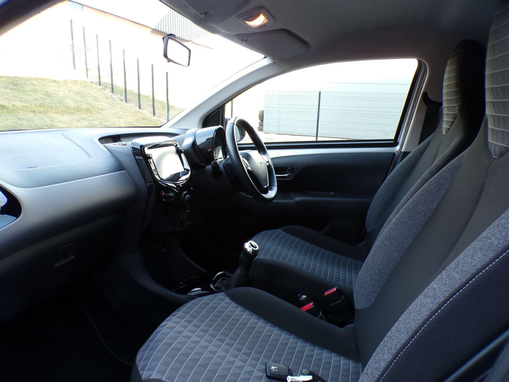Peugeot 108 Image 12
