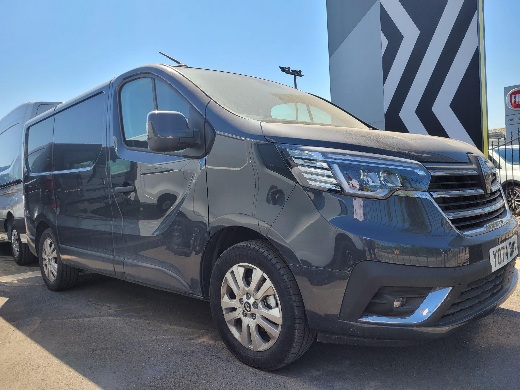 Renault Trafic Image 1