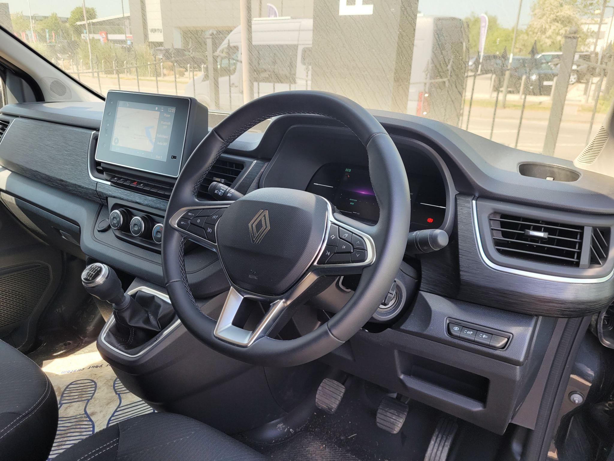 Renault Trafic Image 4