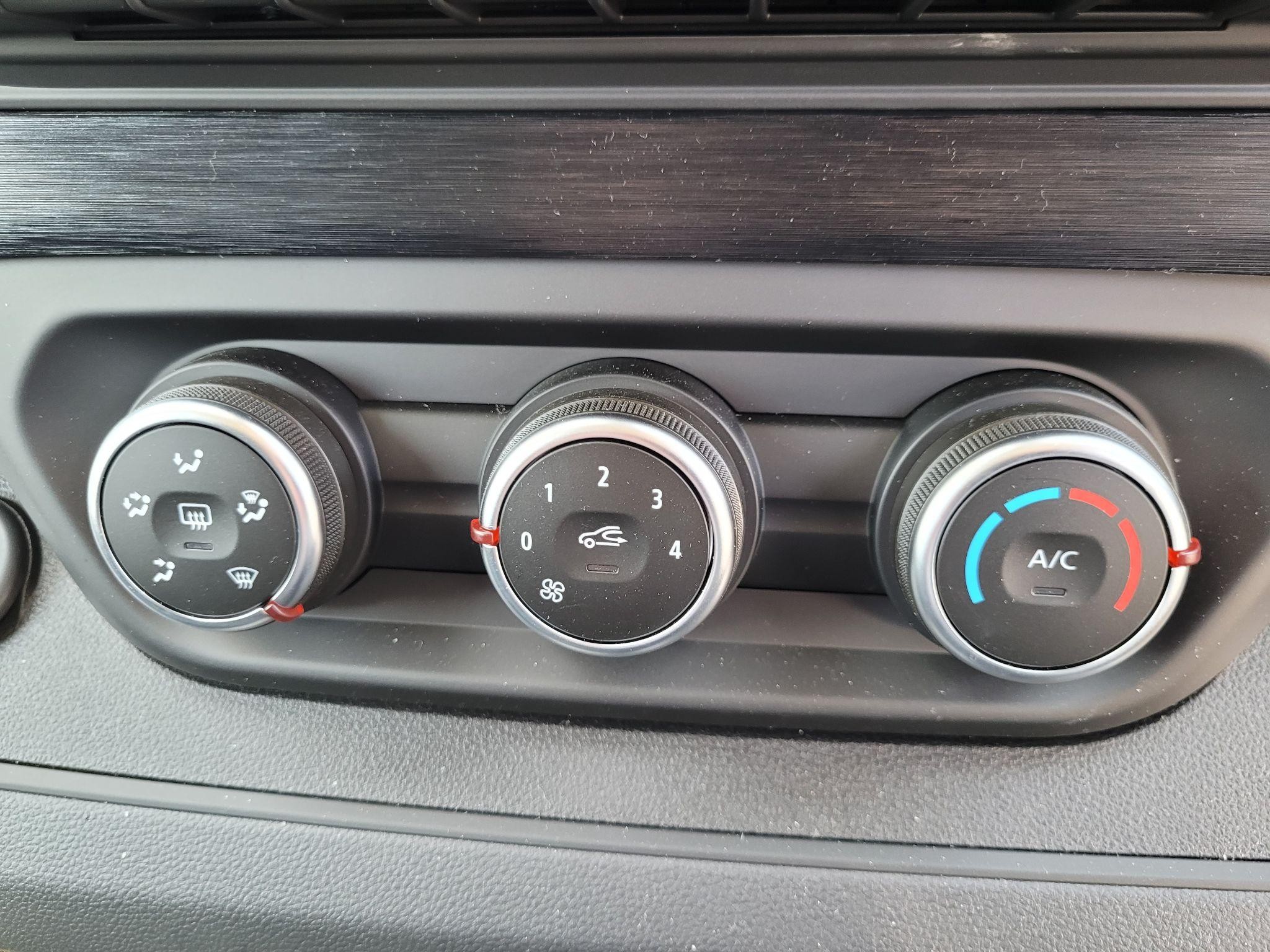Renault Trafic Image 11