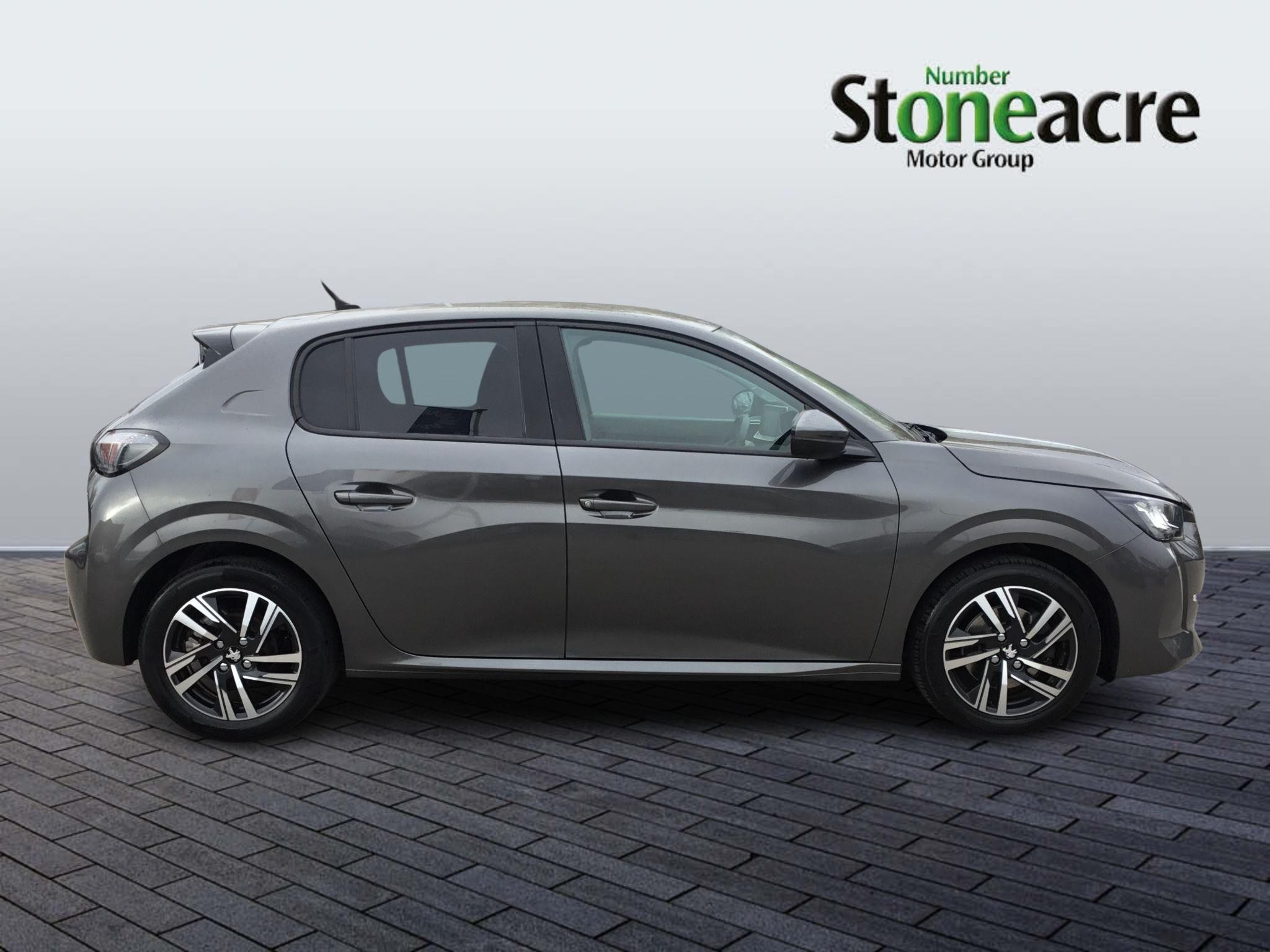 Peugeot 208 Image 2