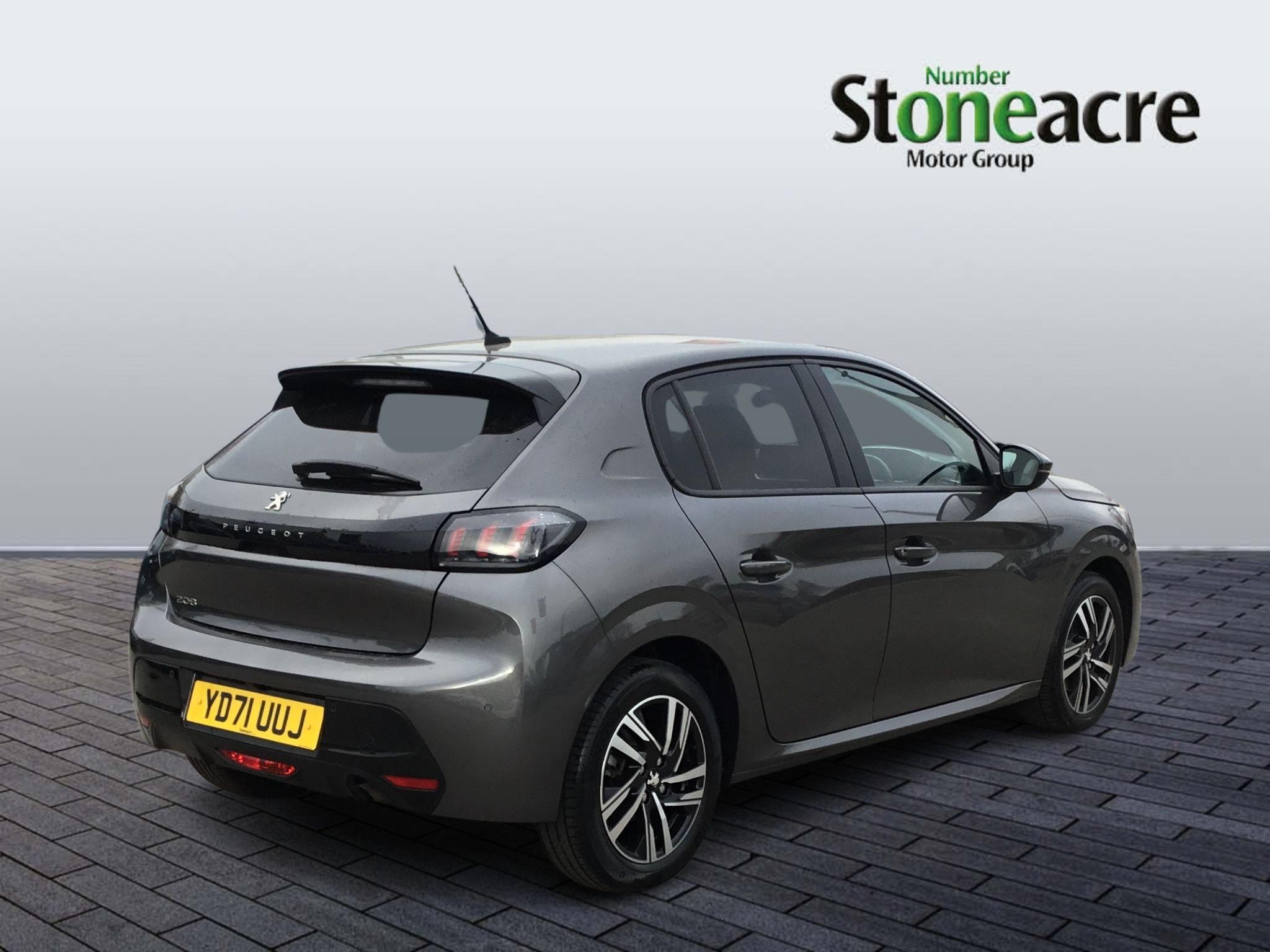 Peugeot 208 Image 3