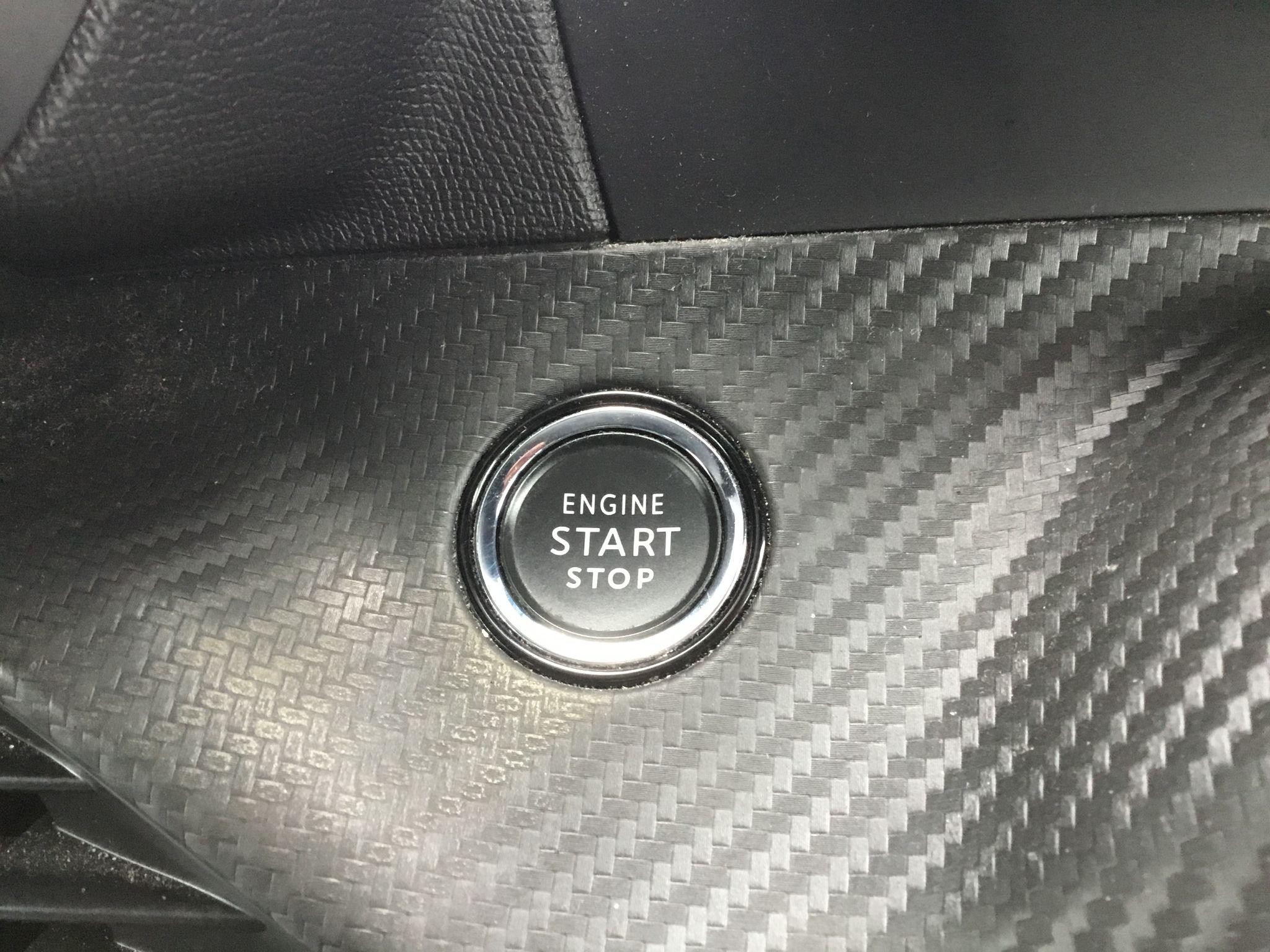 Peugeot 208 Image 18
