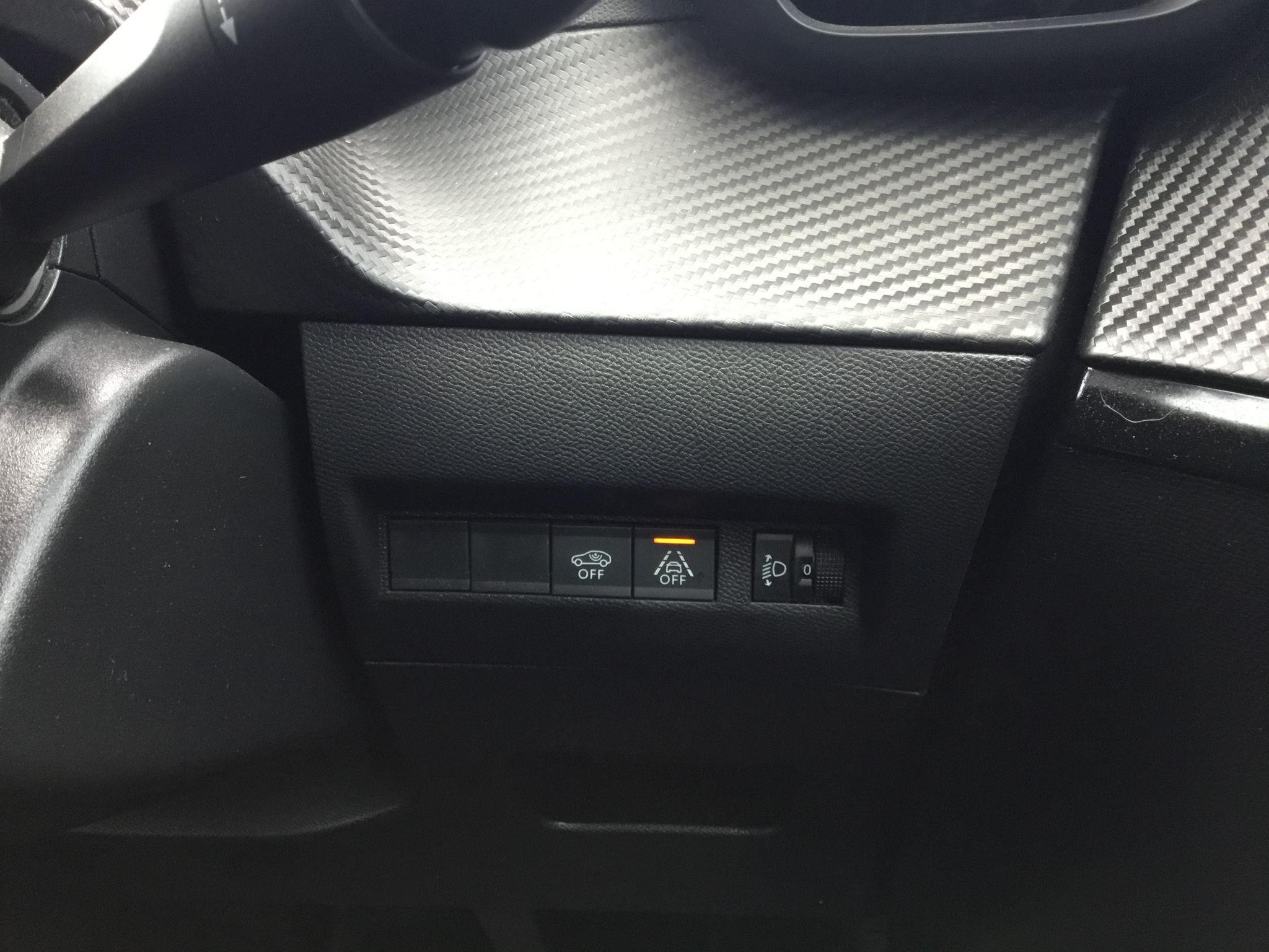 Peugeot 208 Image 25