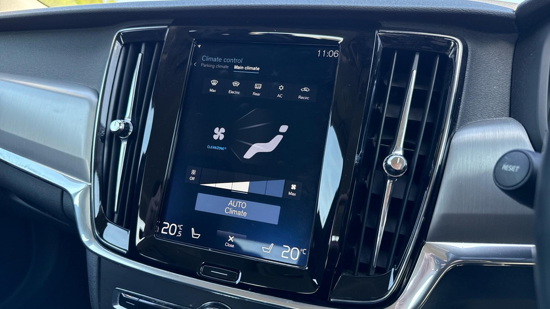 Volvo S90 Image 28