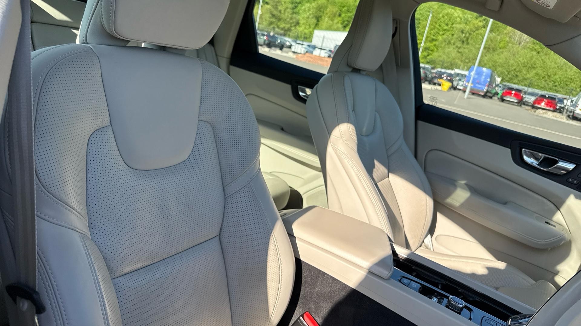 Volvo XC60 Image 9