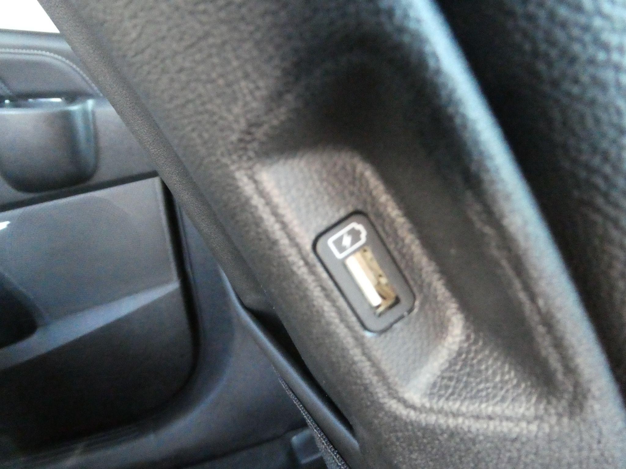 Kia Sorento Image 46