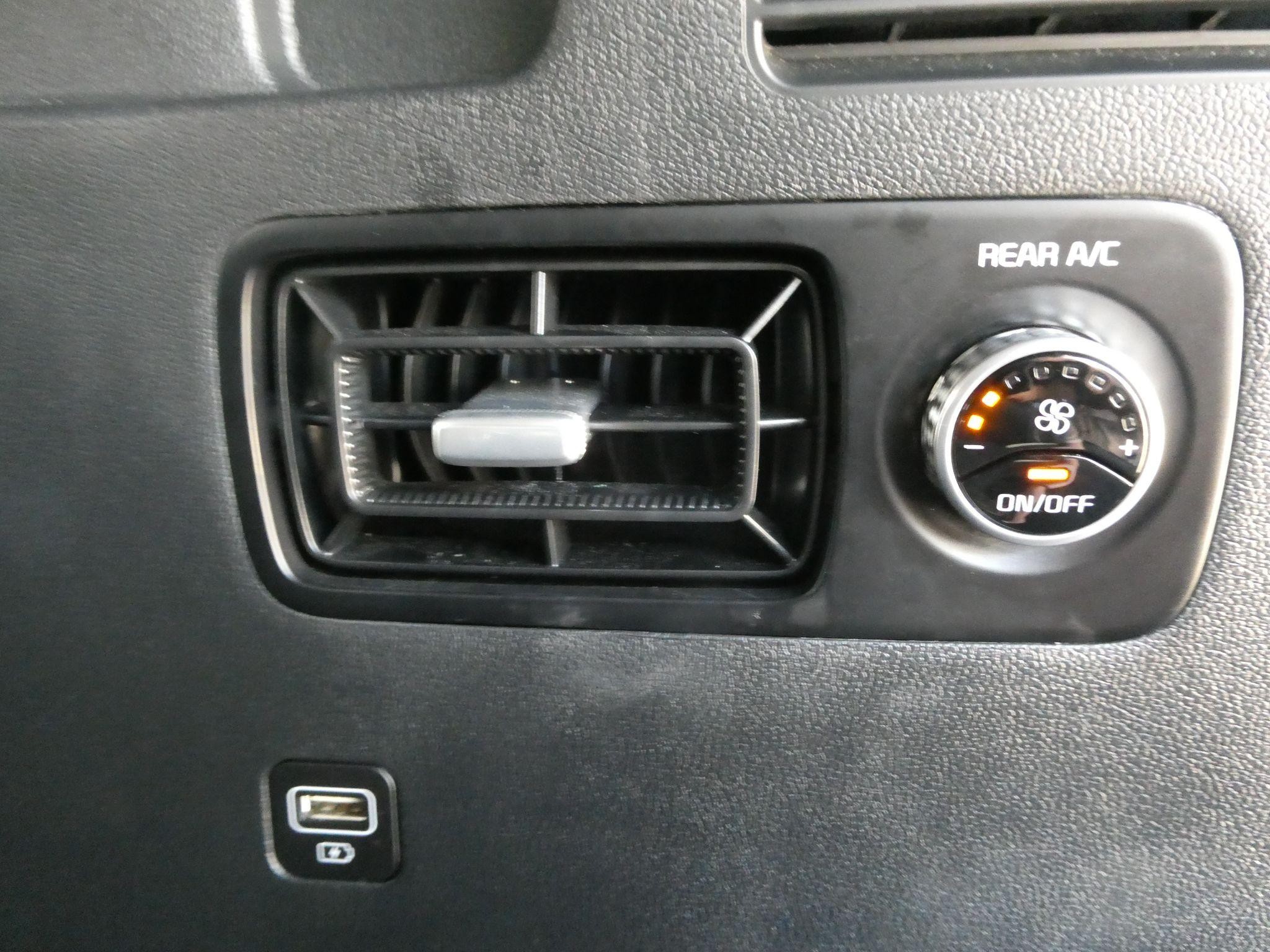 Kia Sorento Image 48