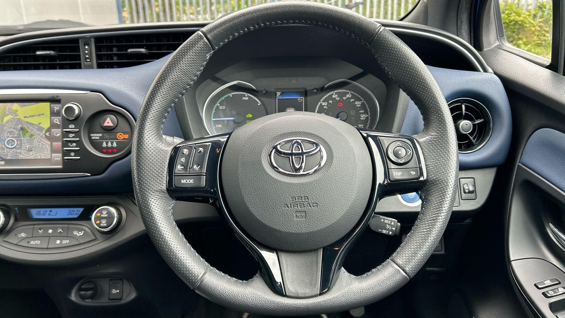 Toyota Yaris Image 14