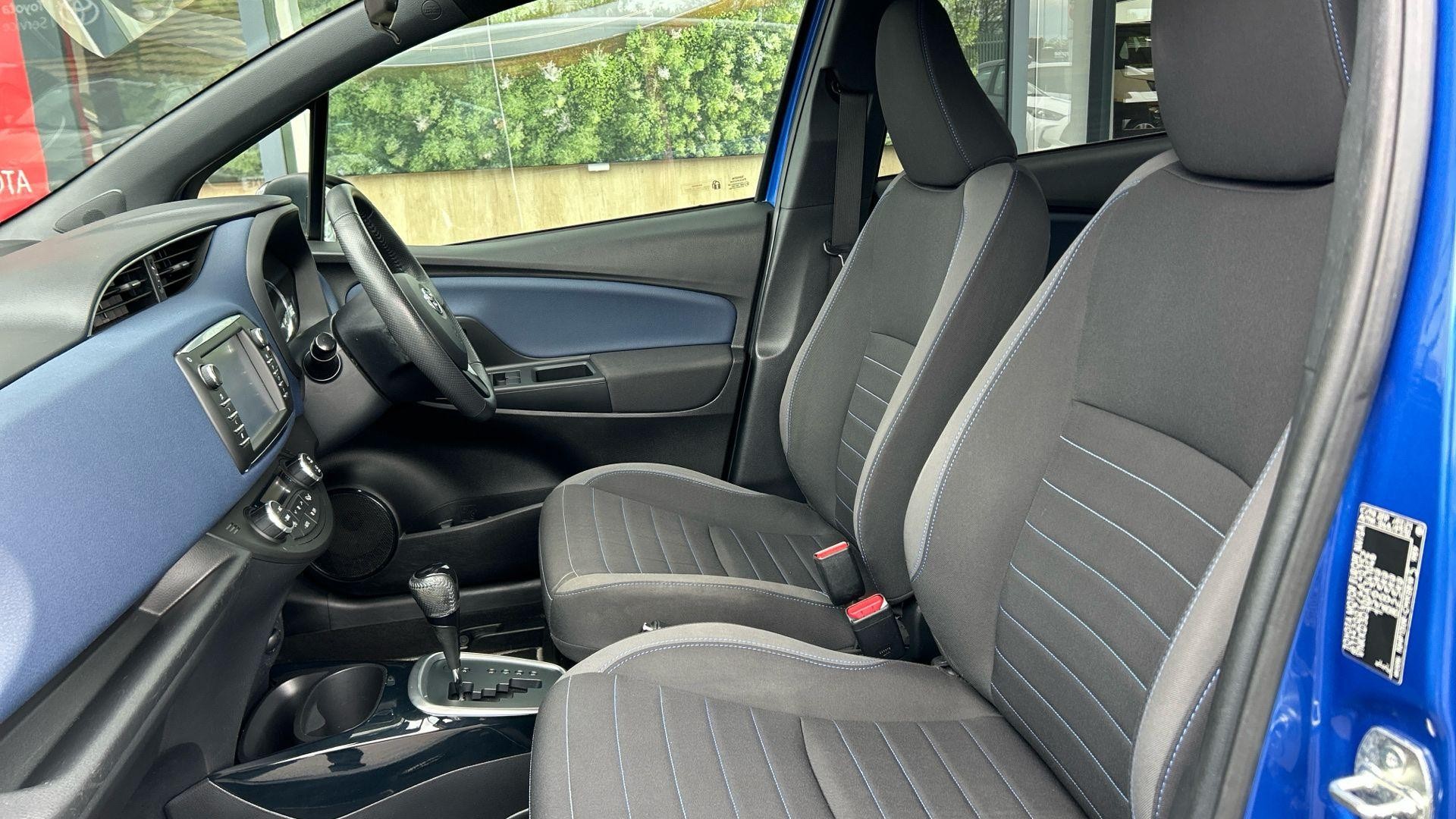 Toyota Yaris Image 16