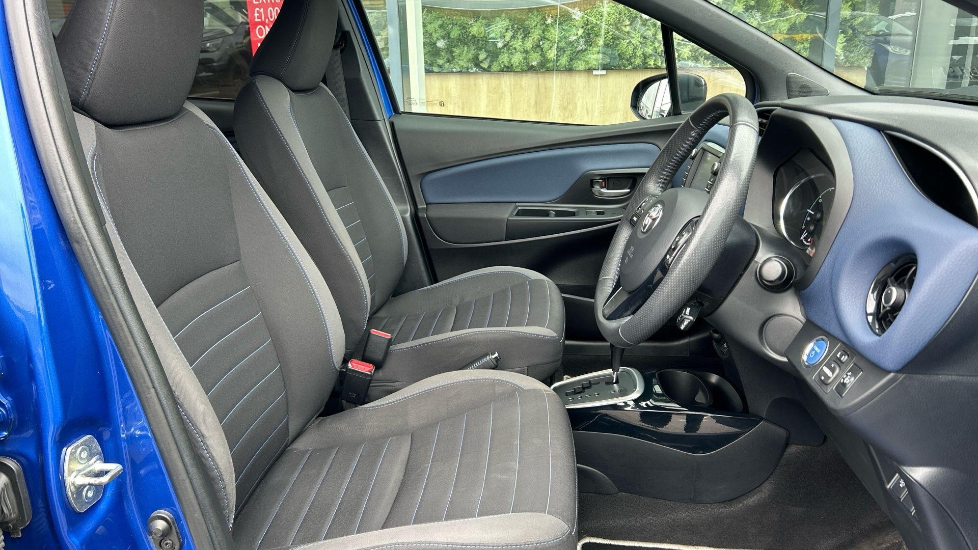 Toyota Yaris Image 17