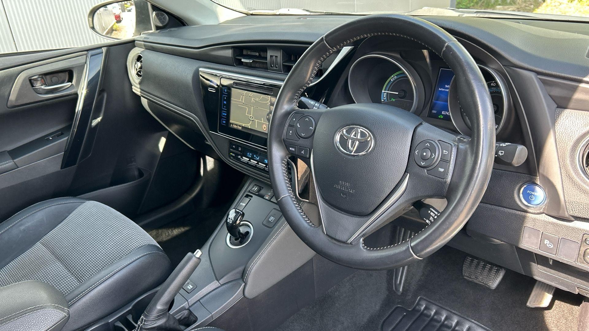 Toyota Auris Image 12