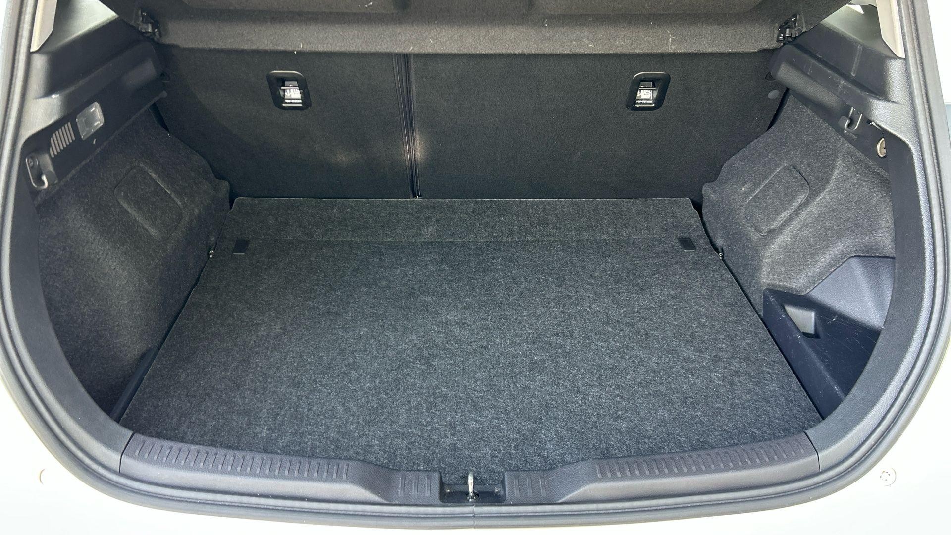 Toyota Auris Image 20
