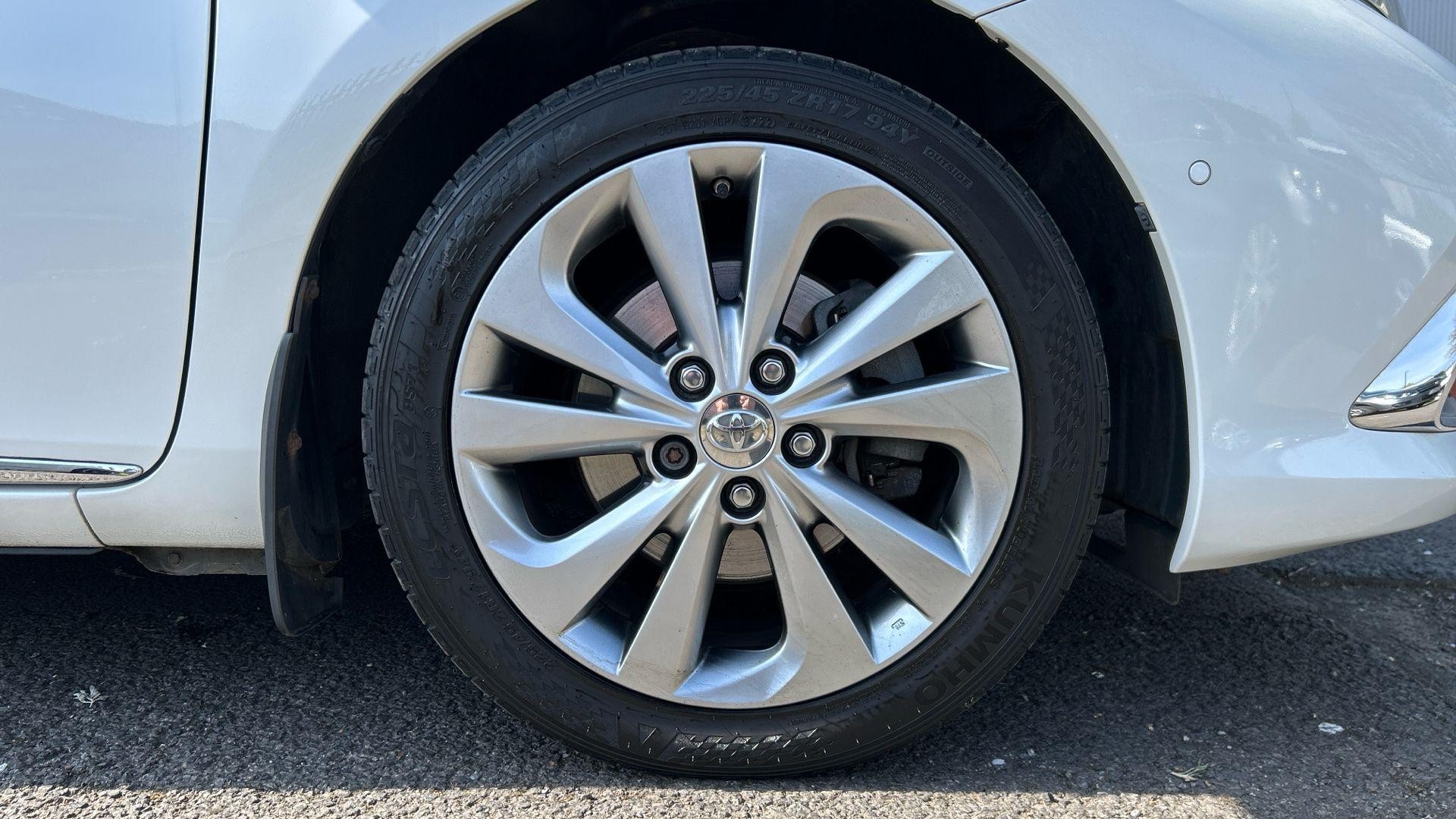 Toyota Auris Image 21