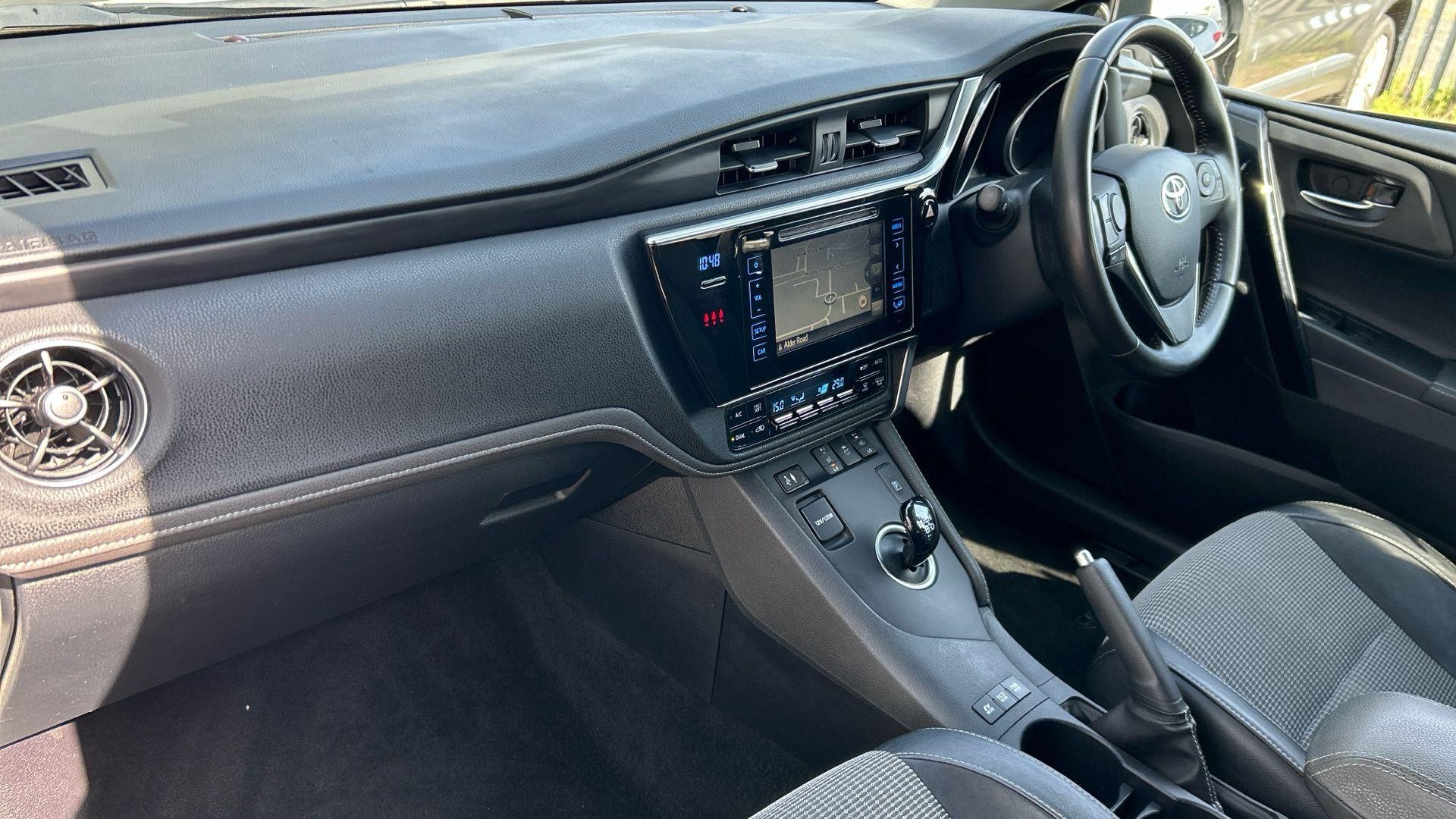 Toyota Auris Image 42