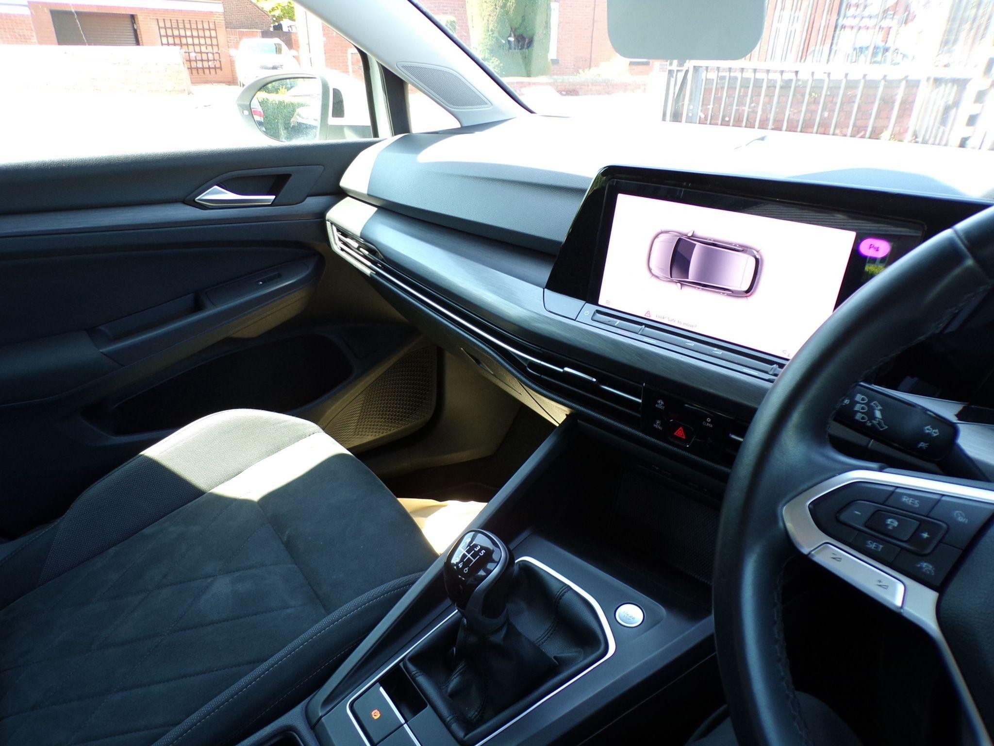 Volkswagen Golf Image 17