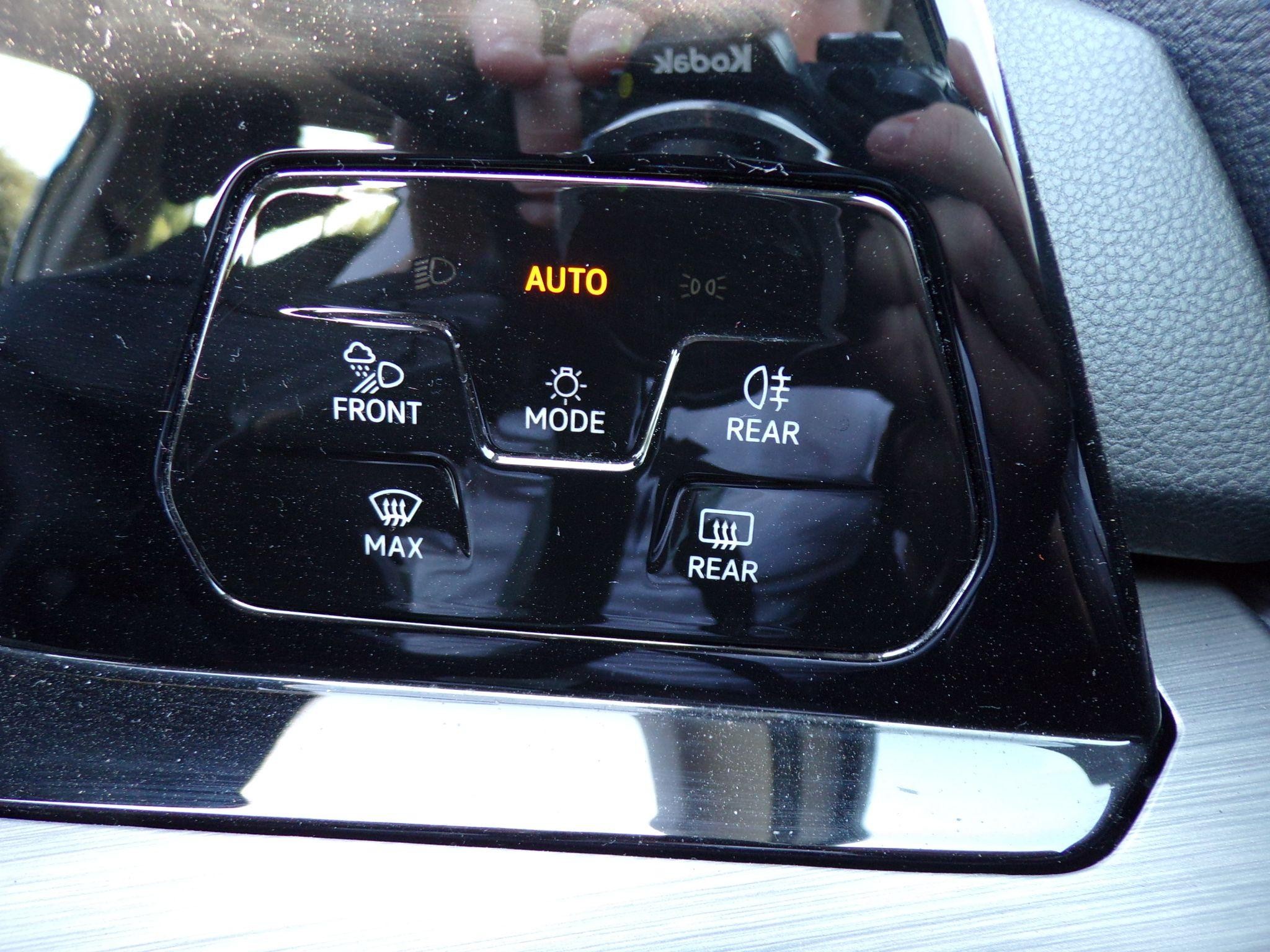 Volkswagen Golf Image 24