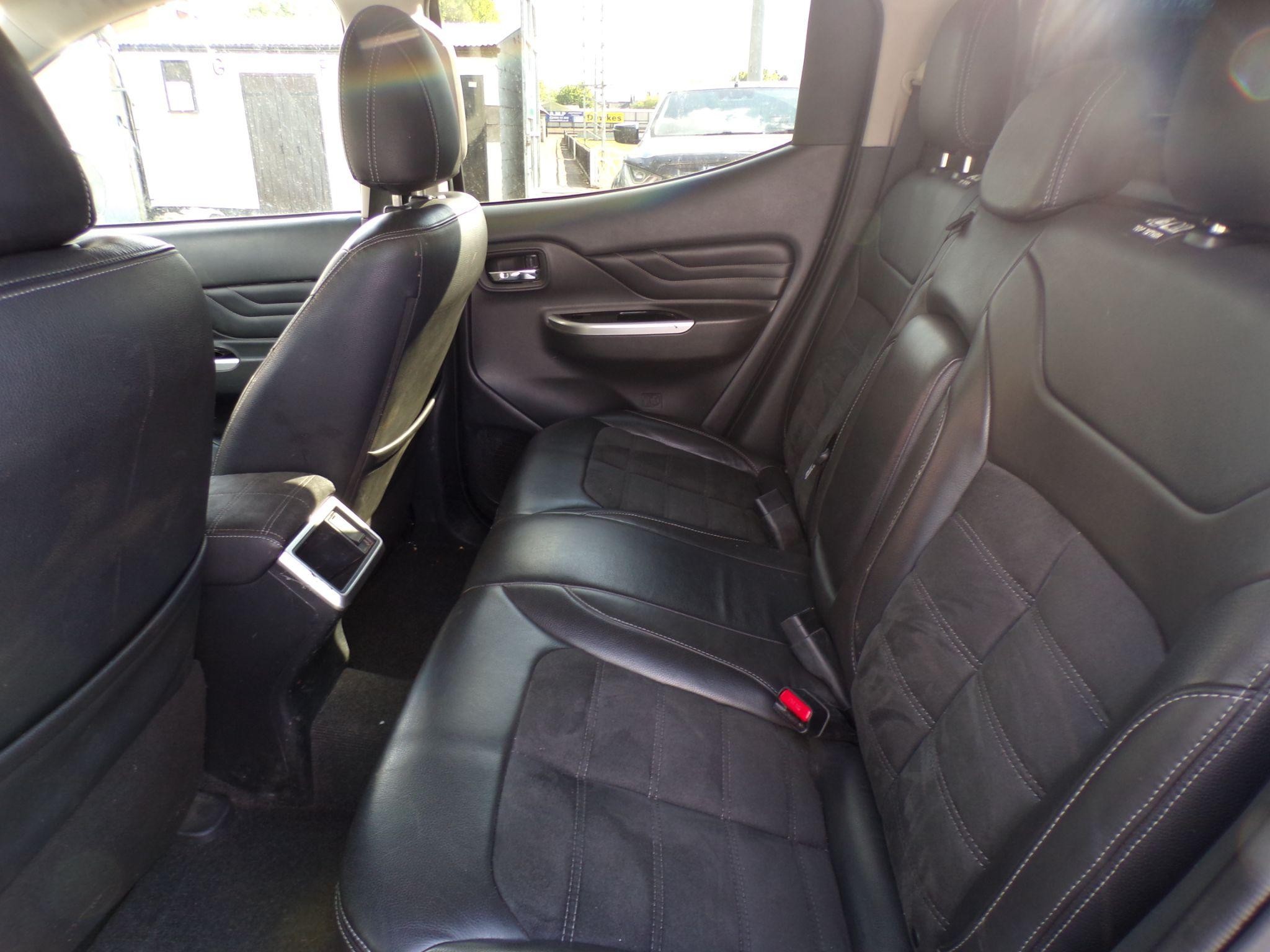 Mitsubishi L200 Image 15