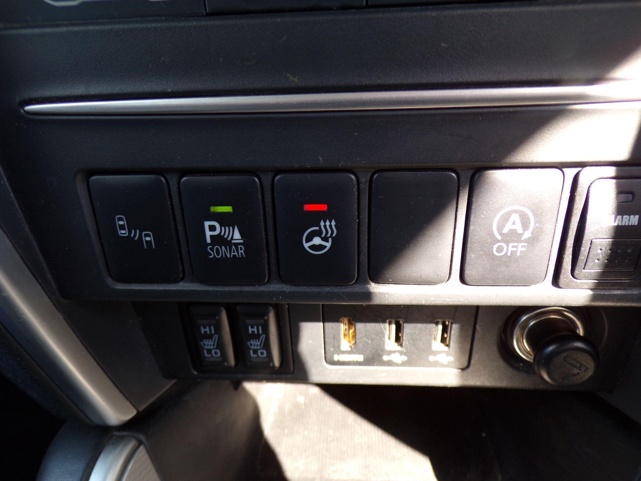 Mitsubishi L200 Image 18
