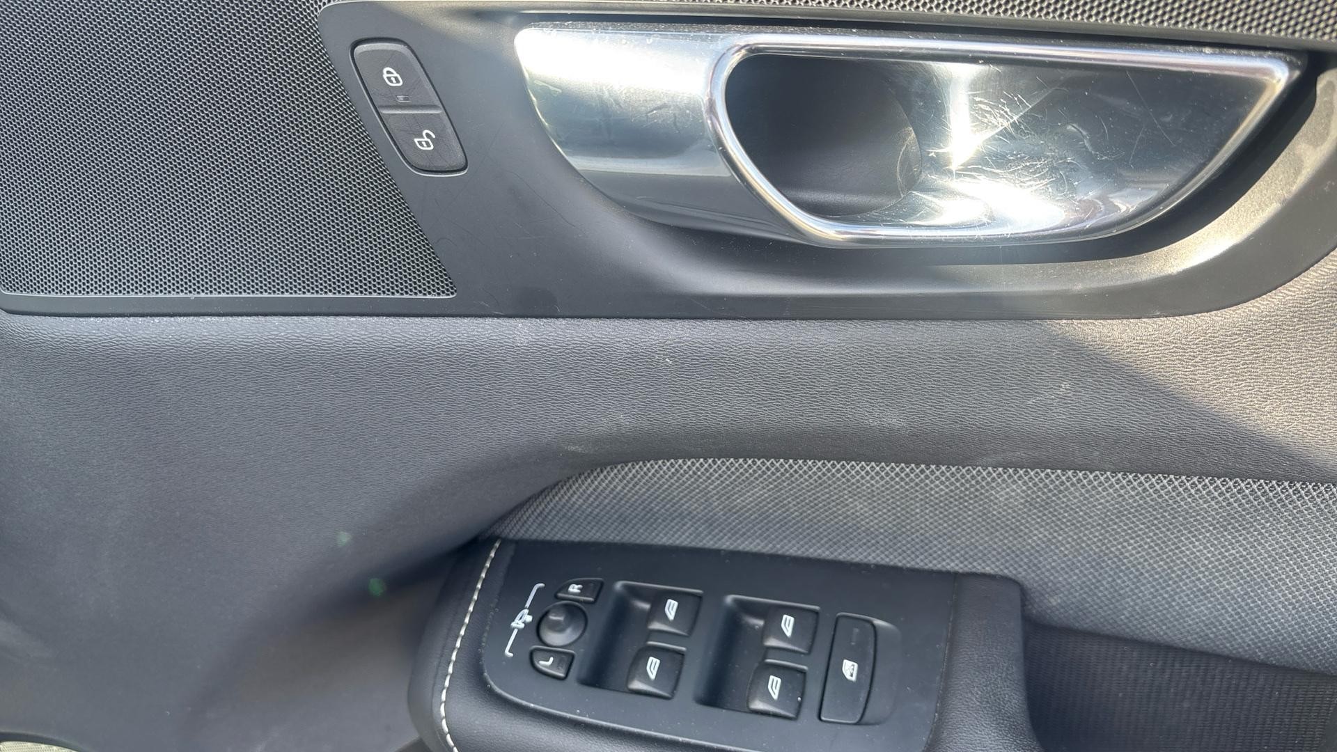 Volvo XC60 Image 15