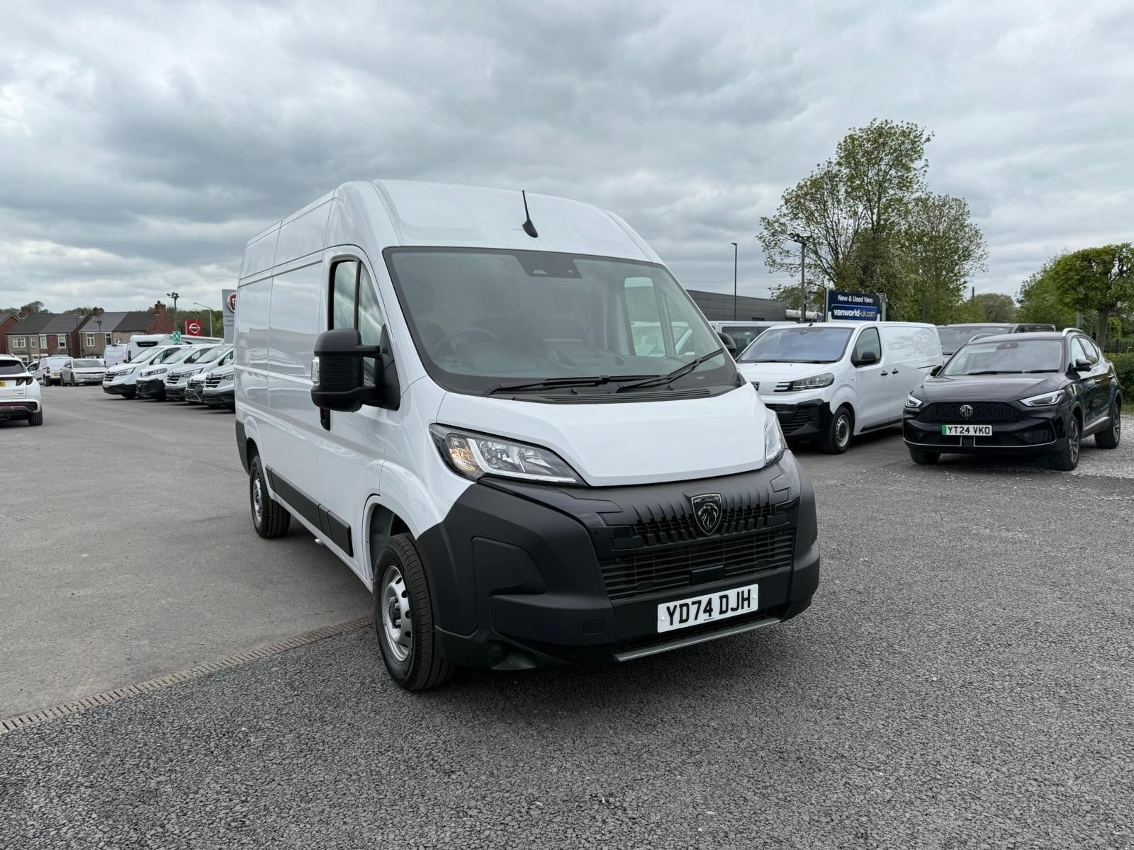 Peugeot Boxer Image 1