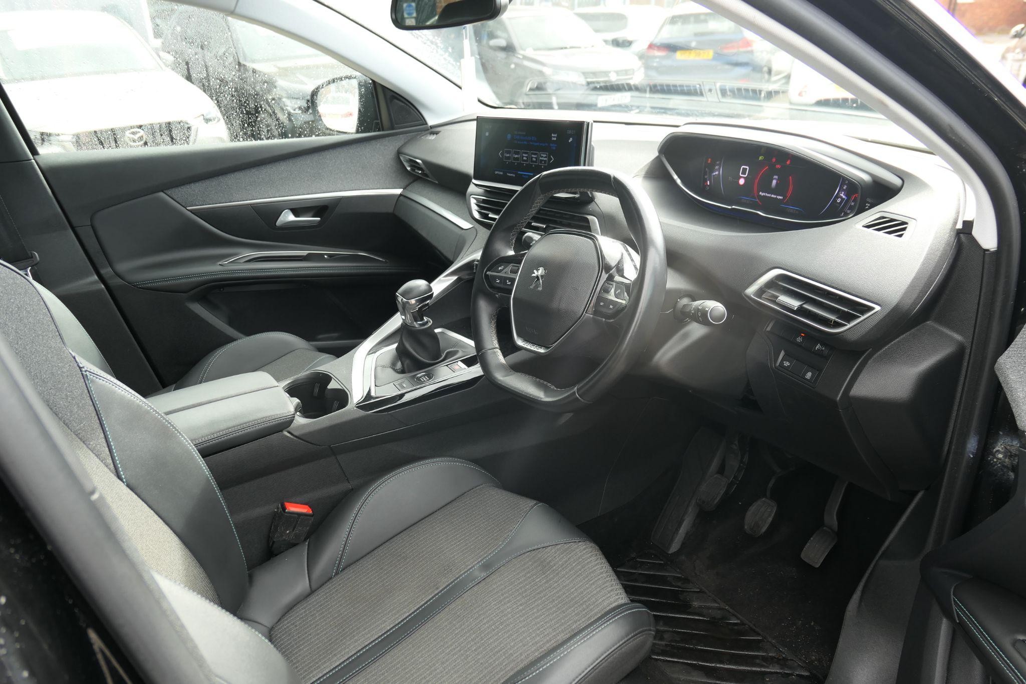 Peugeot 3008 Image 10