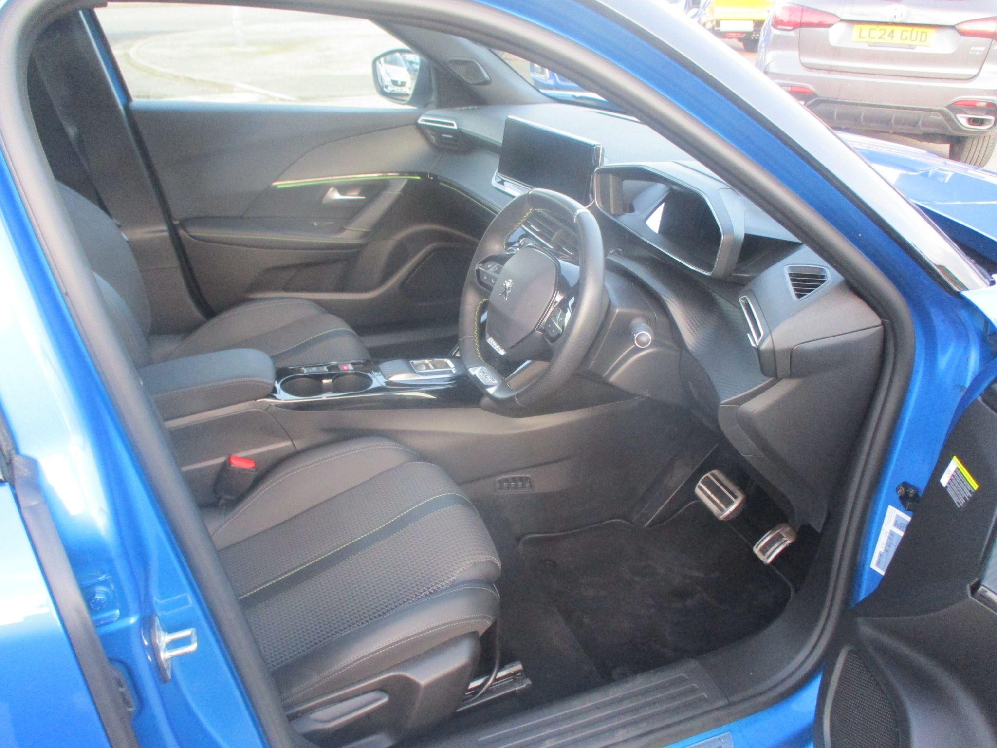 Peugeot E-2008 Image 13