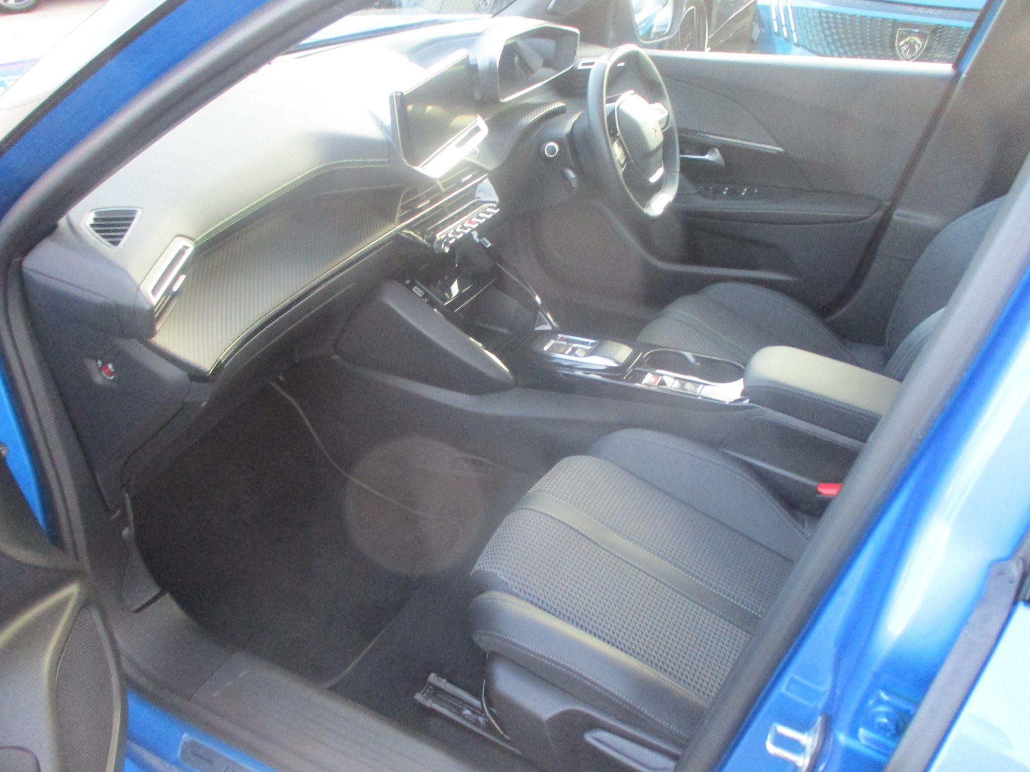 Peugeot E-2008 Image 15