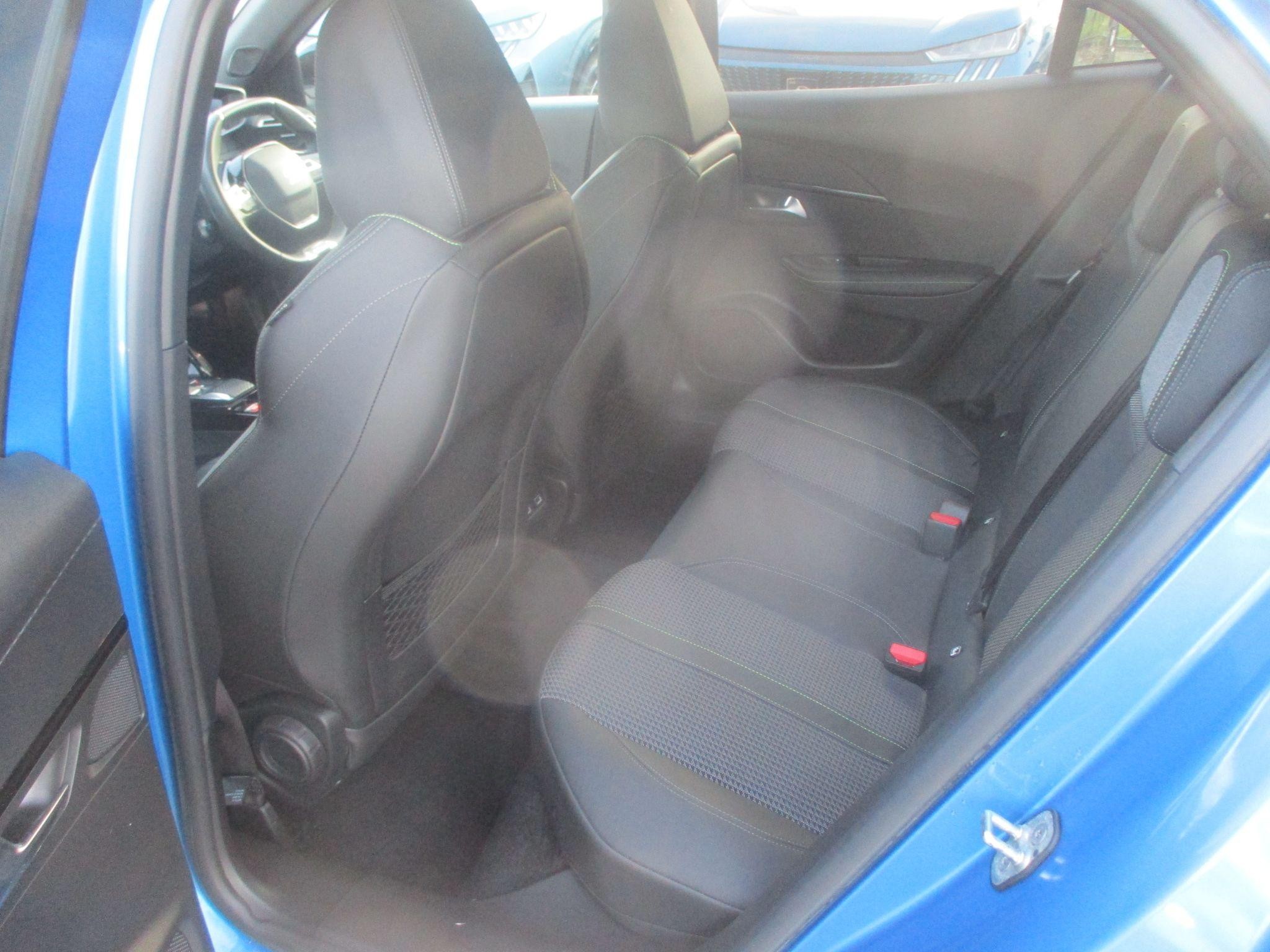 Peugeot E-2008 Image 17