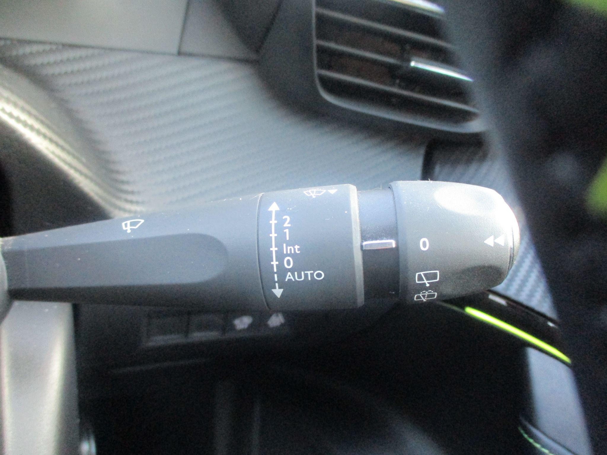 Peugeot E-2008 Image 23
