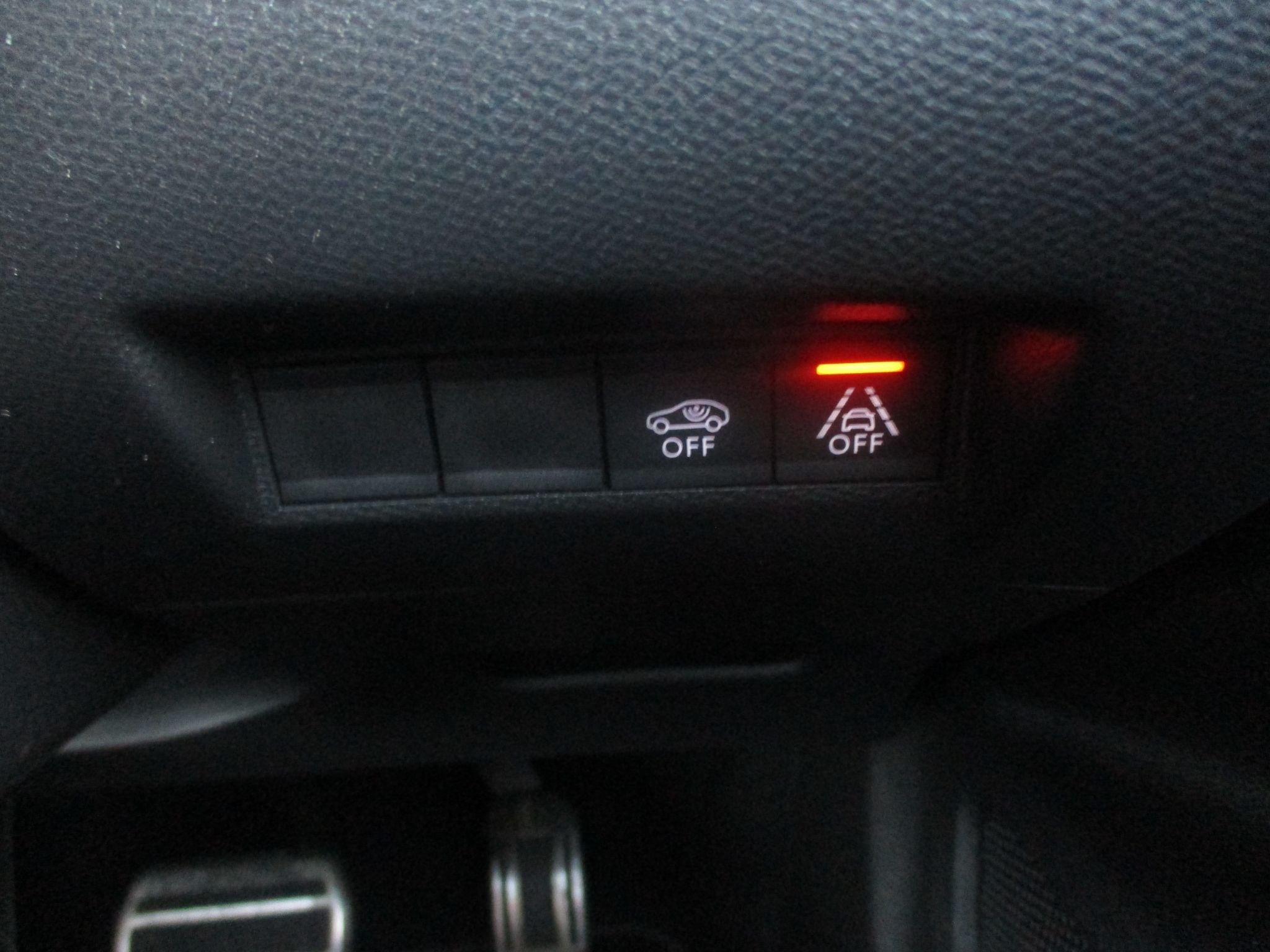 Peugeot E-2008 Image 25